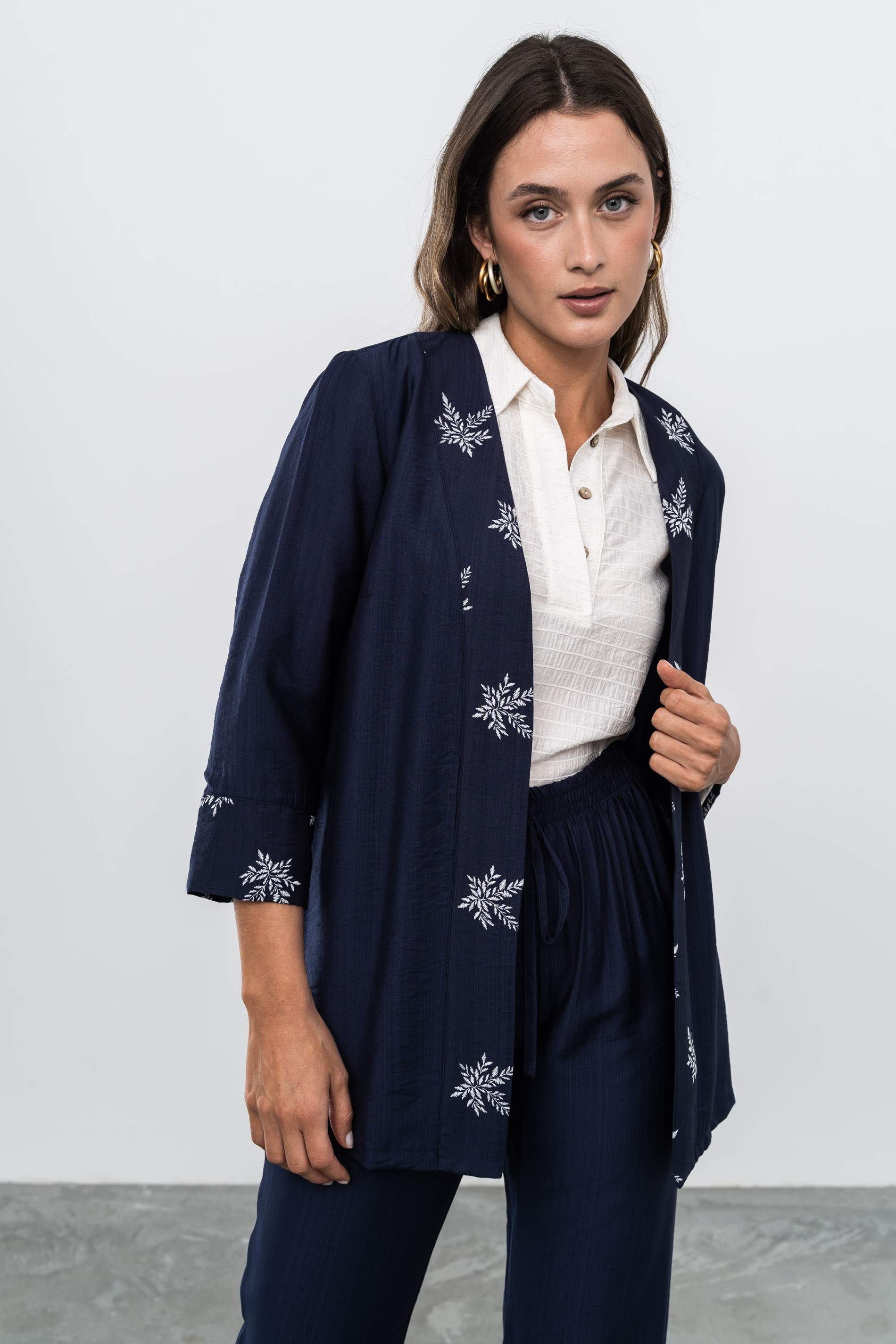 SOBRECAMISA DETALLE HOJAS MARINO