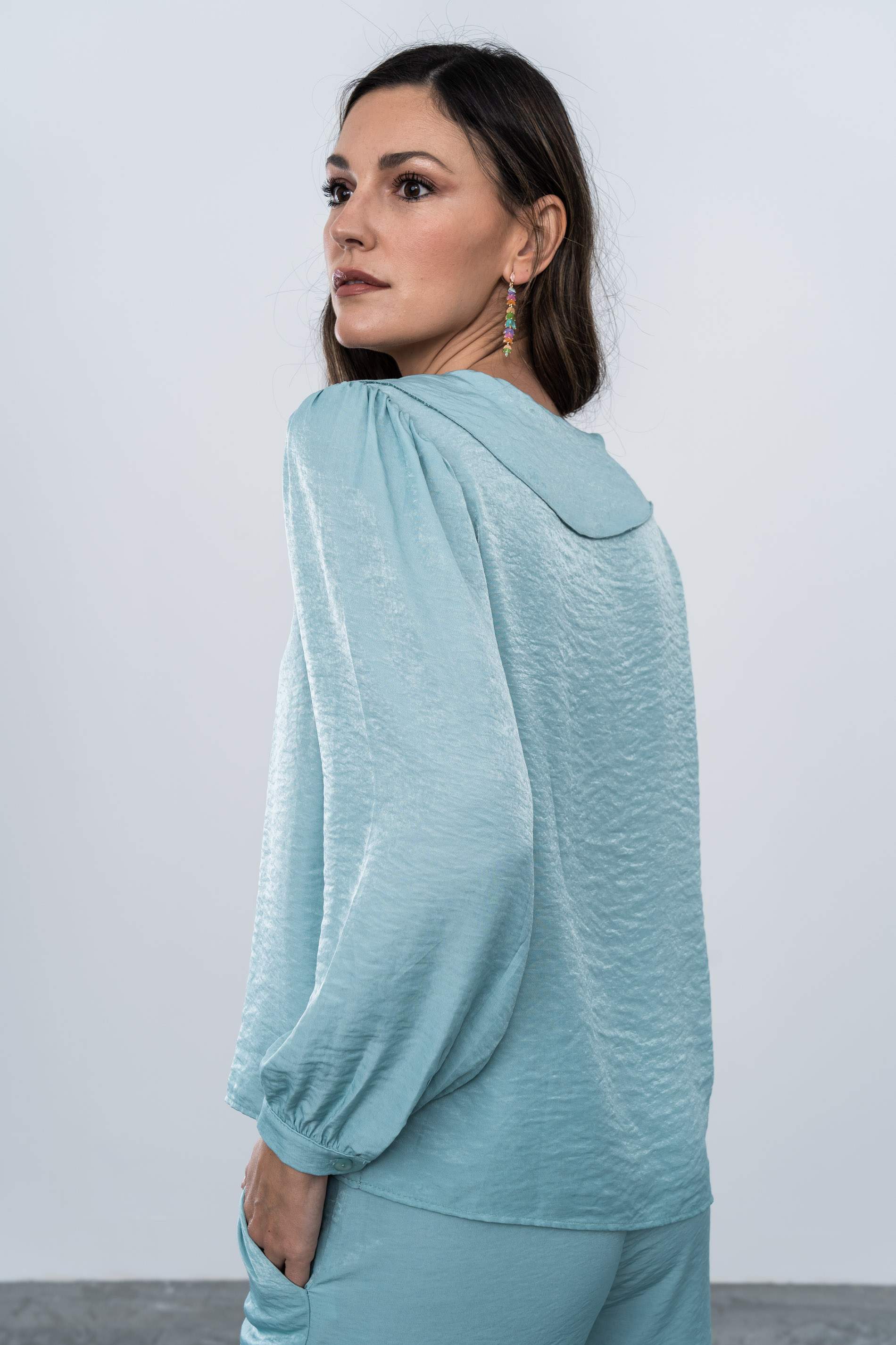 BLUSA CUELLO VOLANTE AGUA