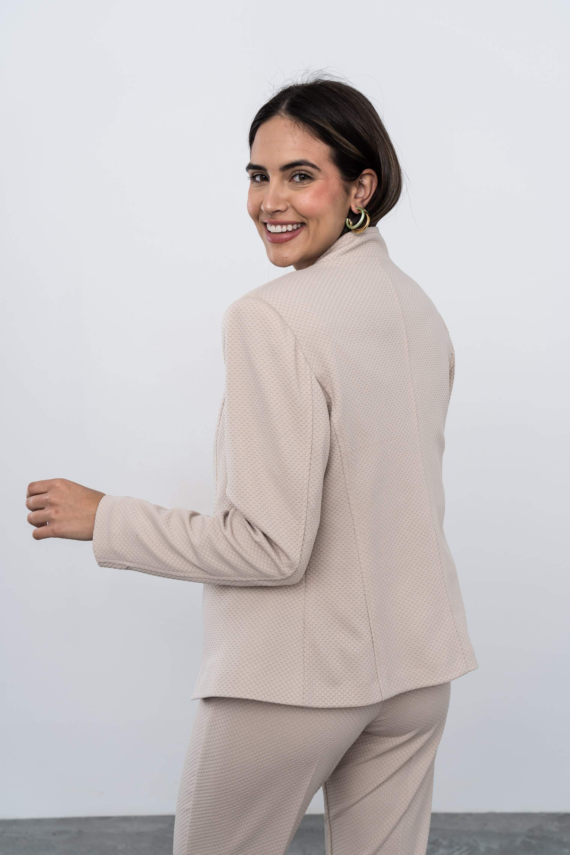 CHAQUETA CREMALLERA JACQUARD BEIGE