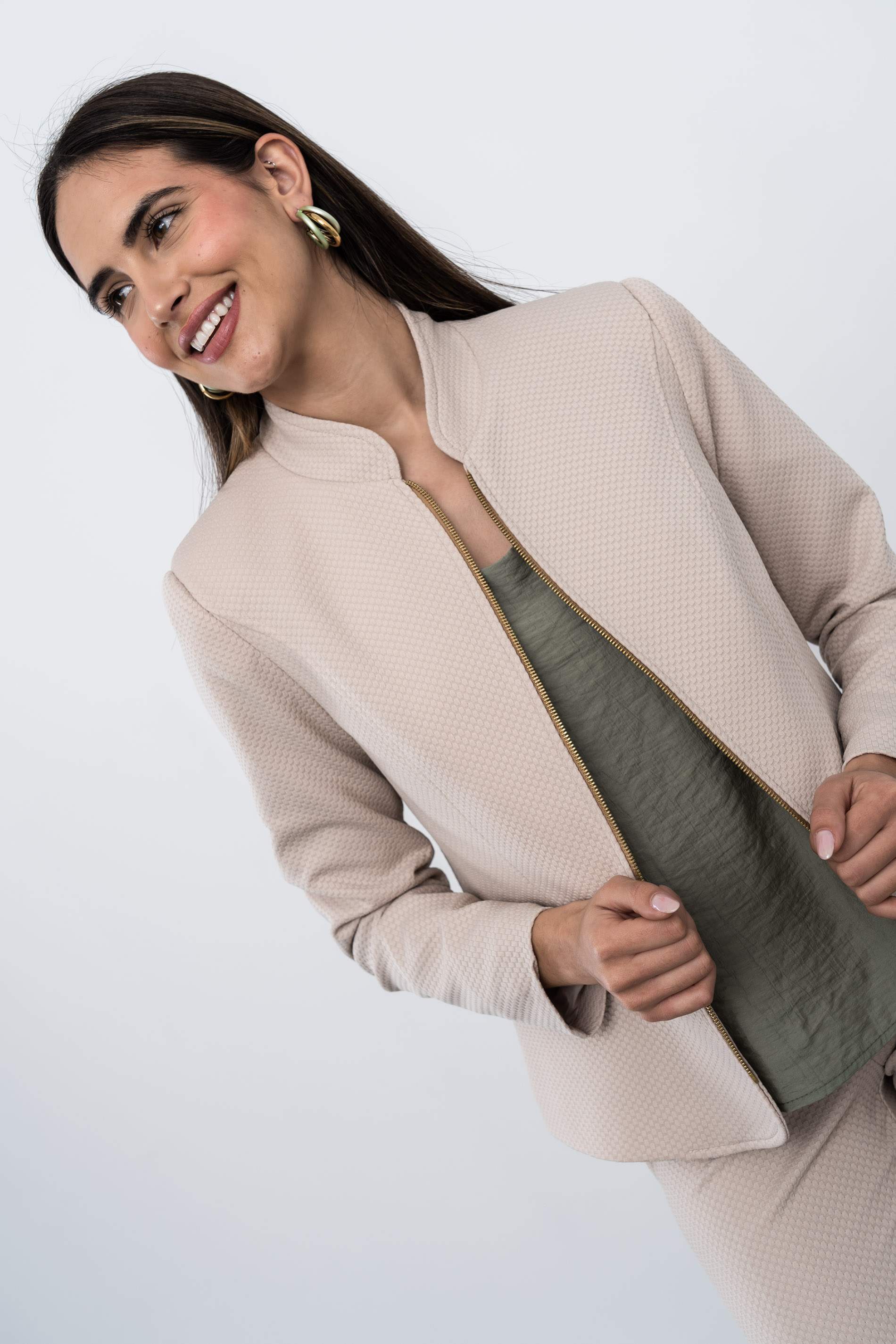 CHAQUETA CREMALLERA JACQUARD BEIGE