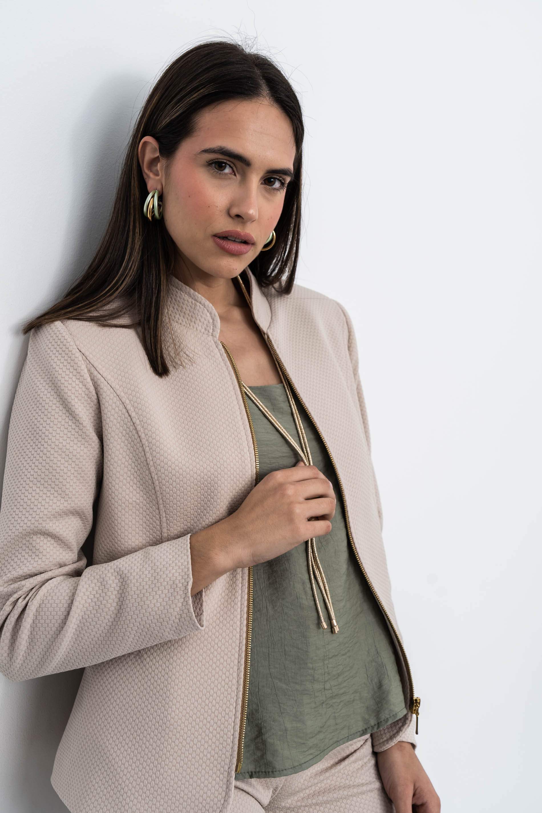 CHAQUETA CREMALLERA JACQUARD BEIGE