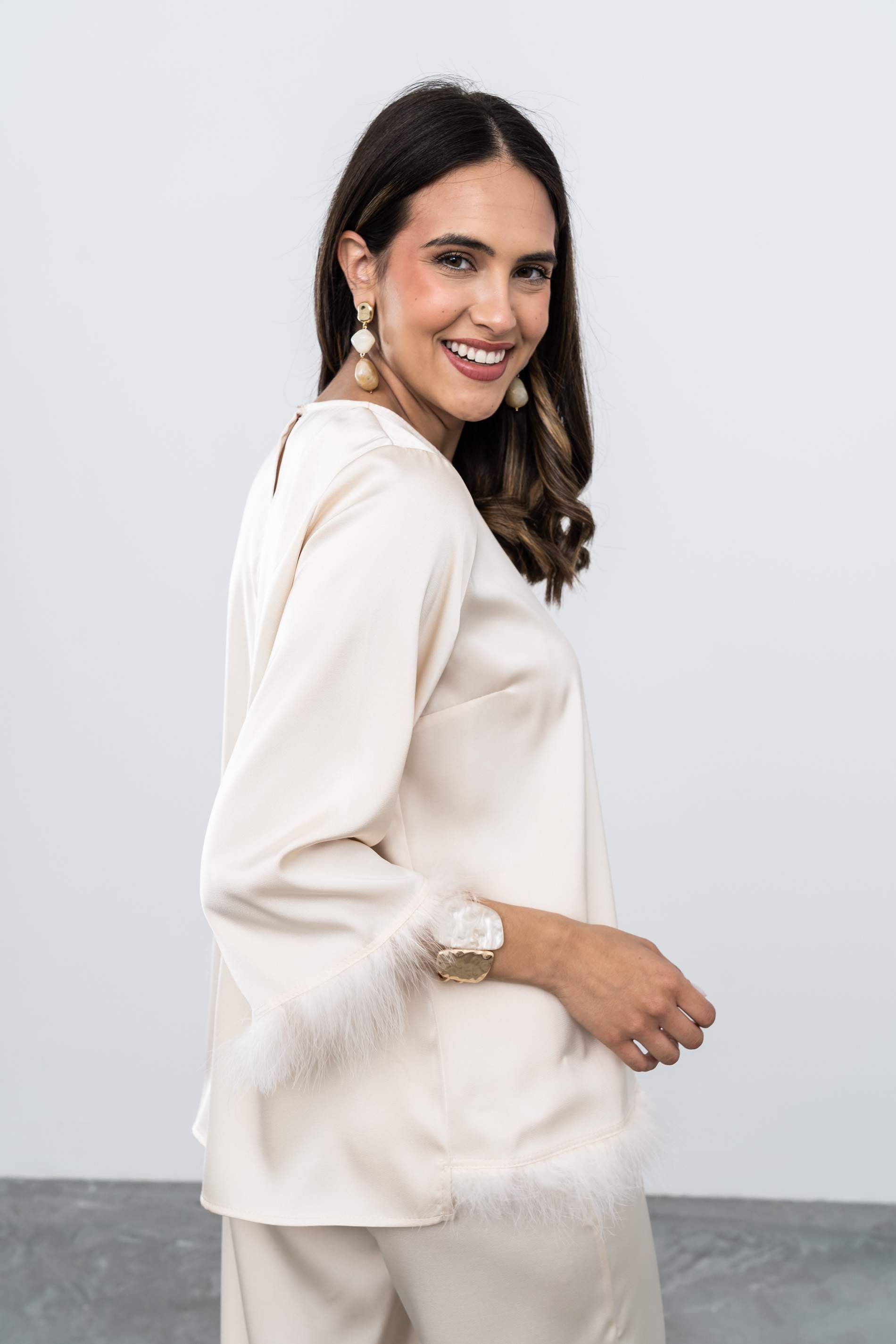 BLUSÓN FANTASÍA PLUMAS BEIGE