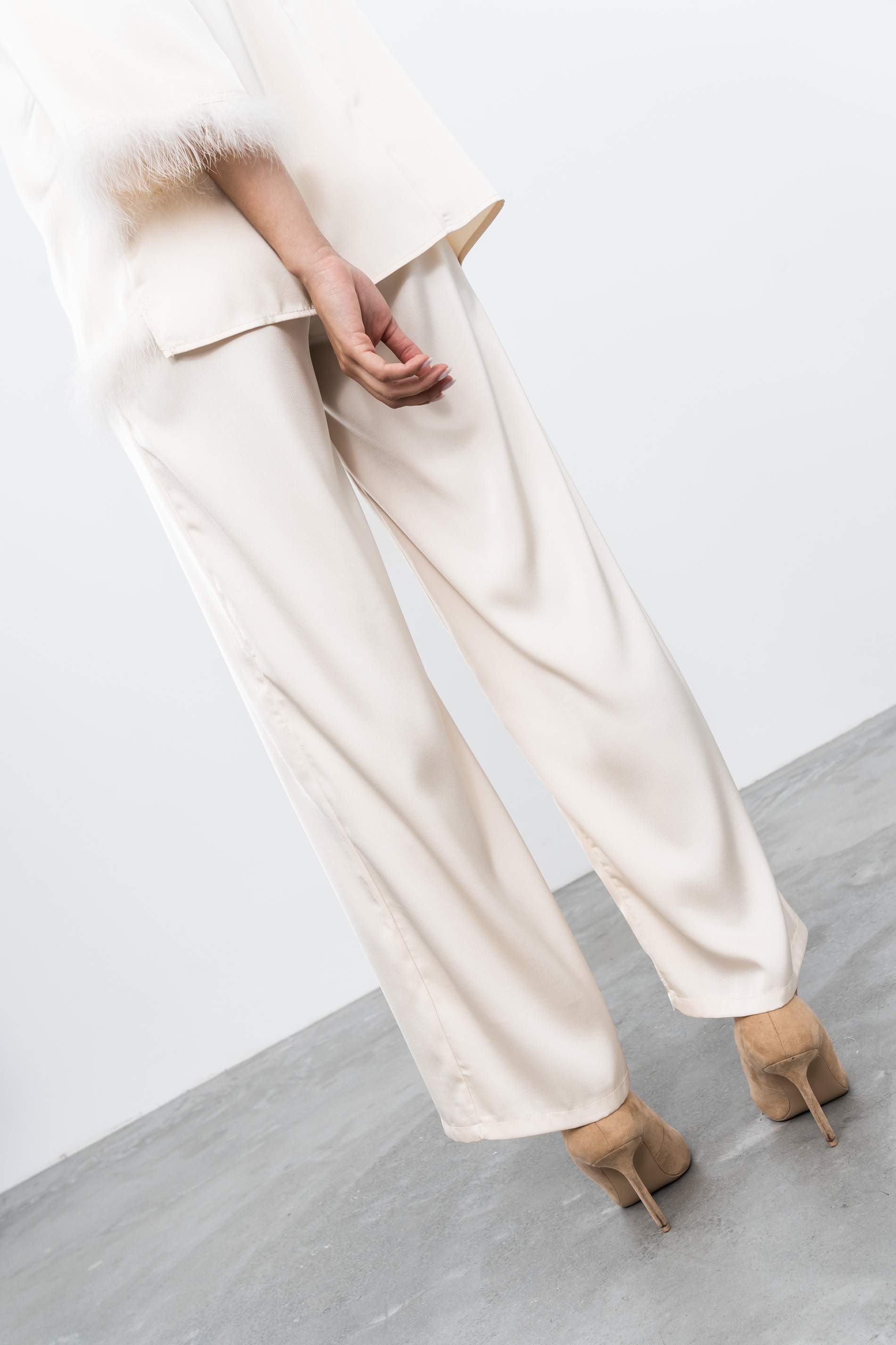 PANTALÓN VESTIR SATINADO BEIGE