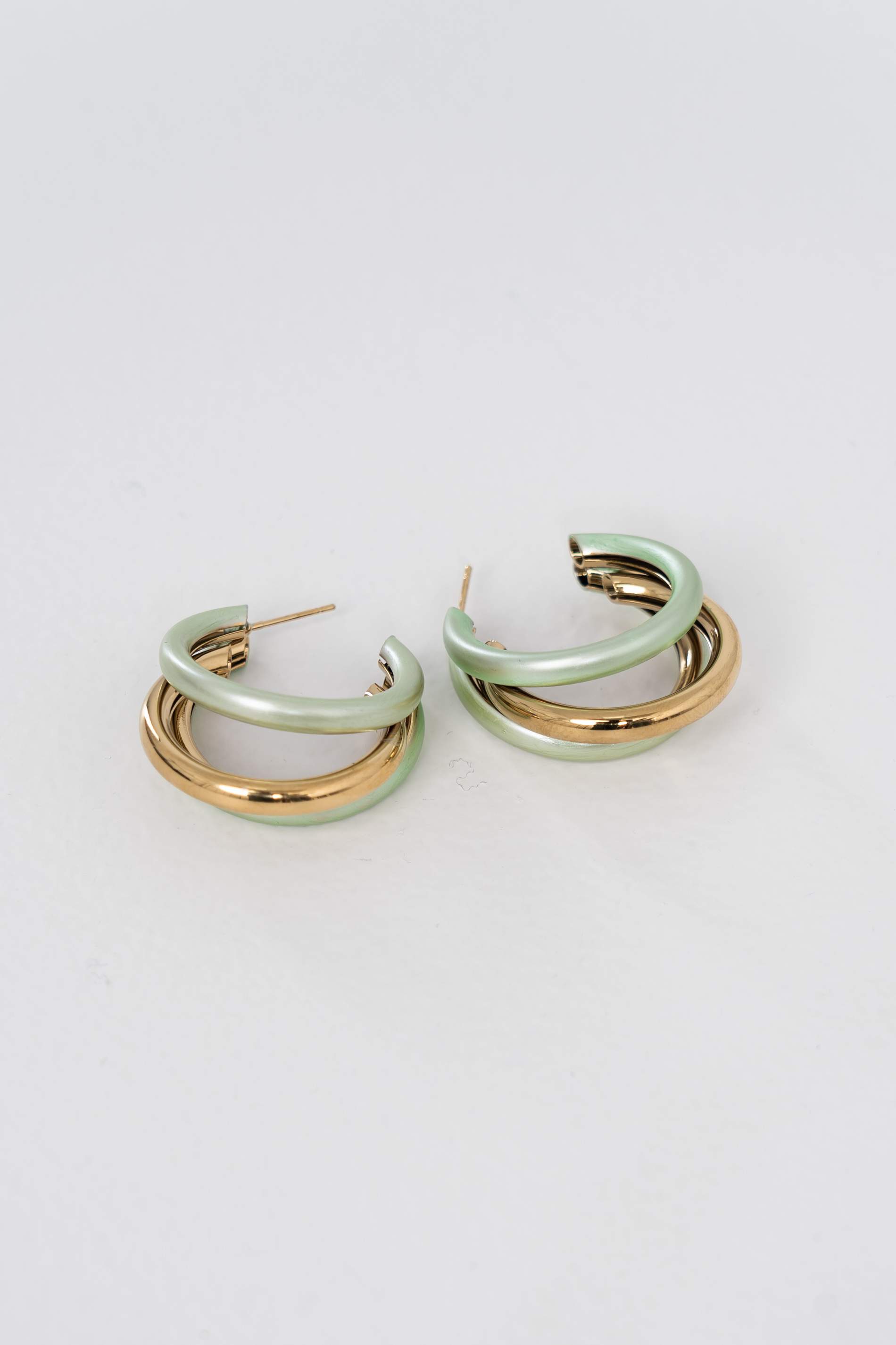 PENDIENTE TRIPLE ARO MANZANA