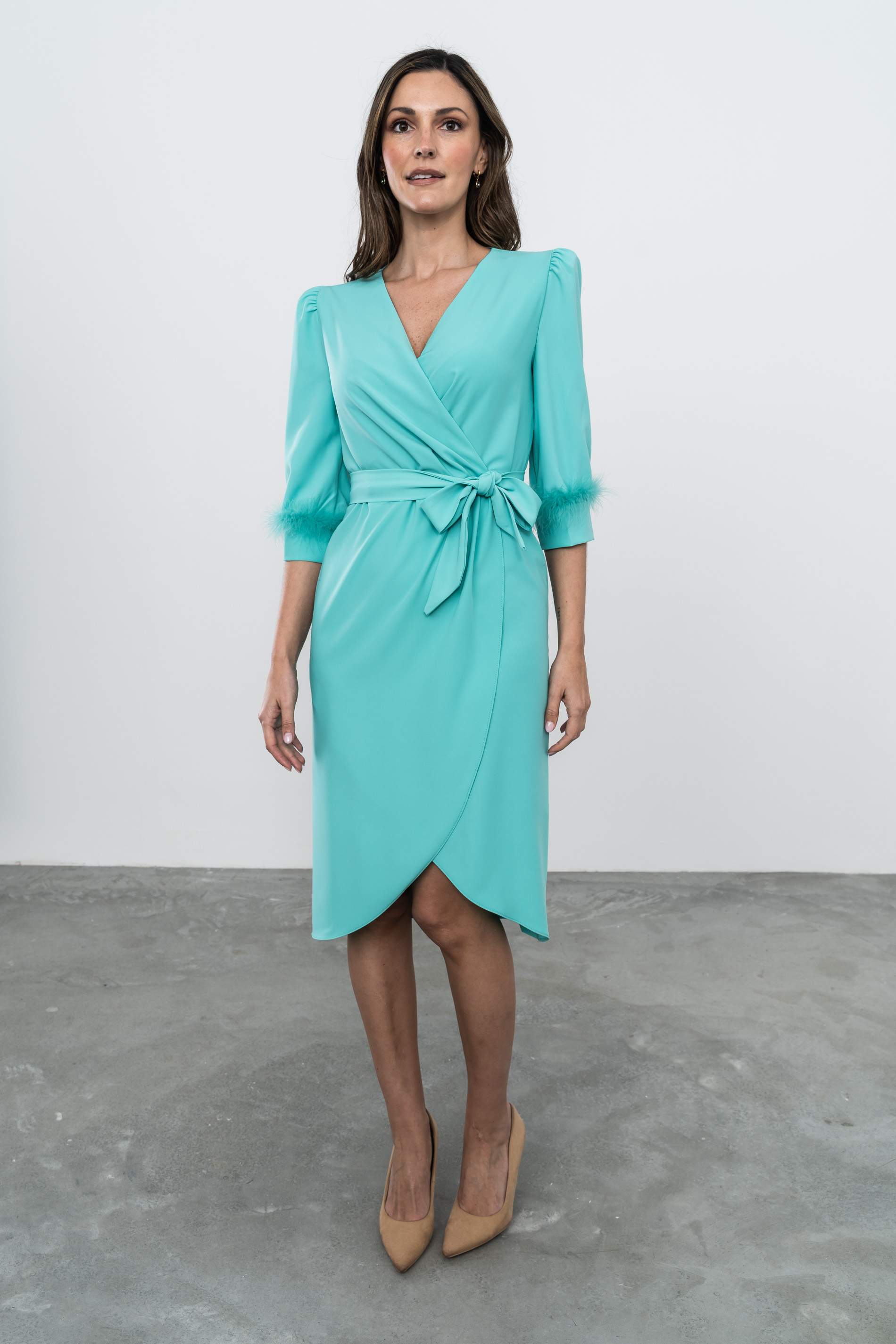VESTIDO RECOGIDO PLUMAS TURQUESA