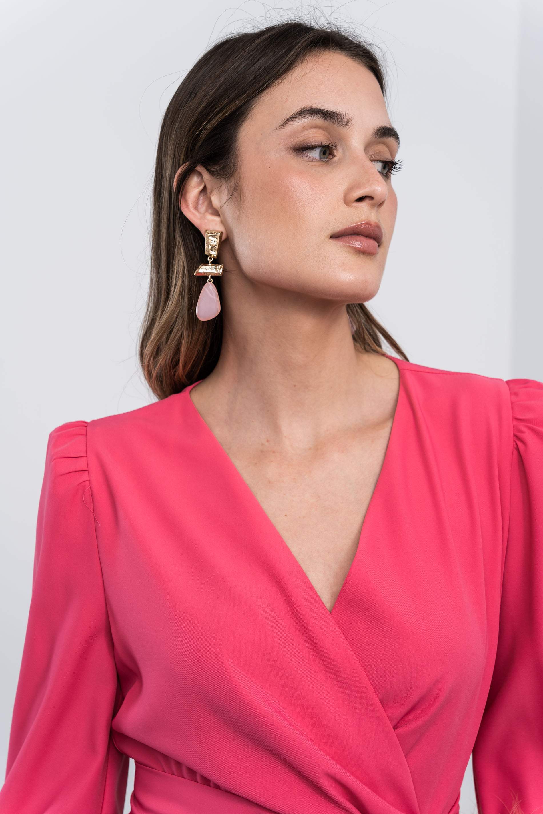 VESTIDO RECOGIDO PLUMAS CORAL