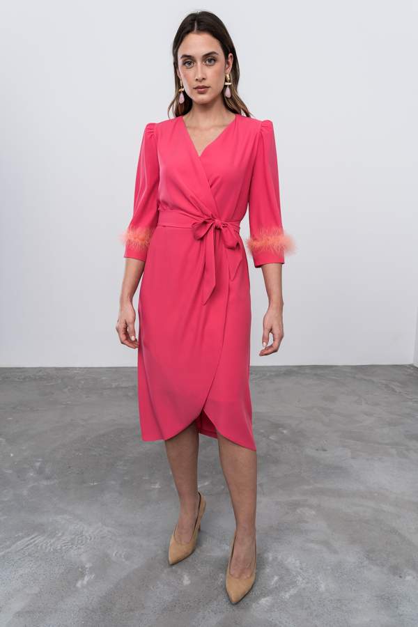 VESTIDO RECOGIDO PLUMAS CORAL