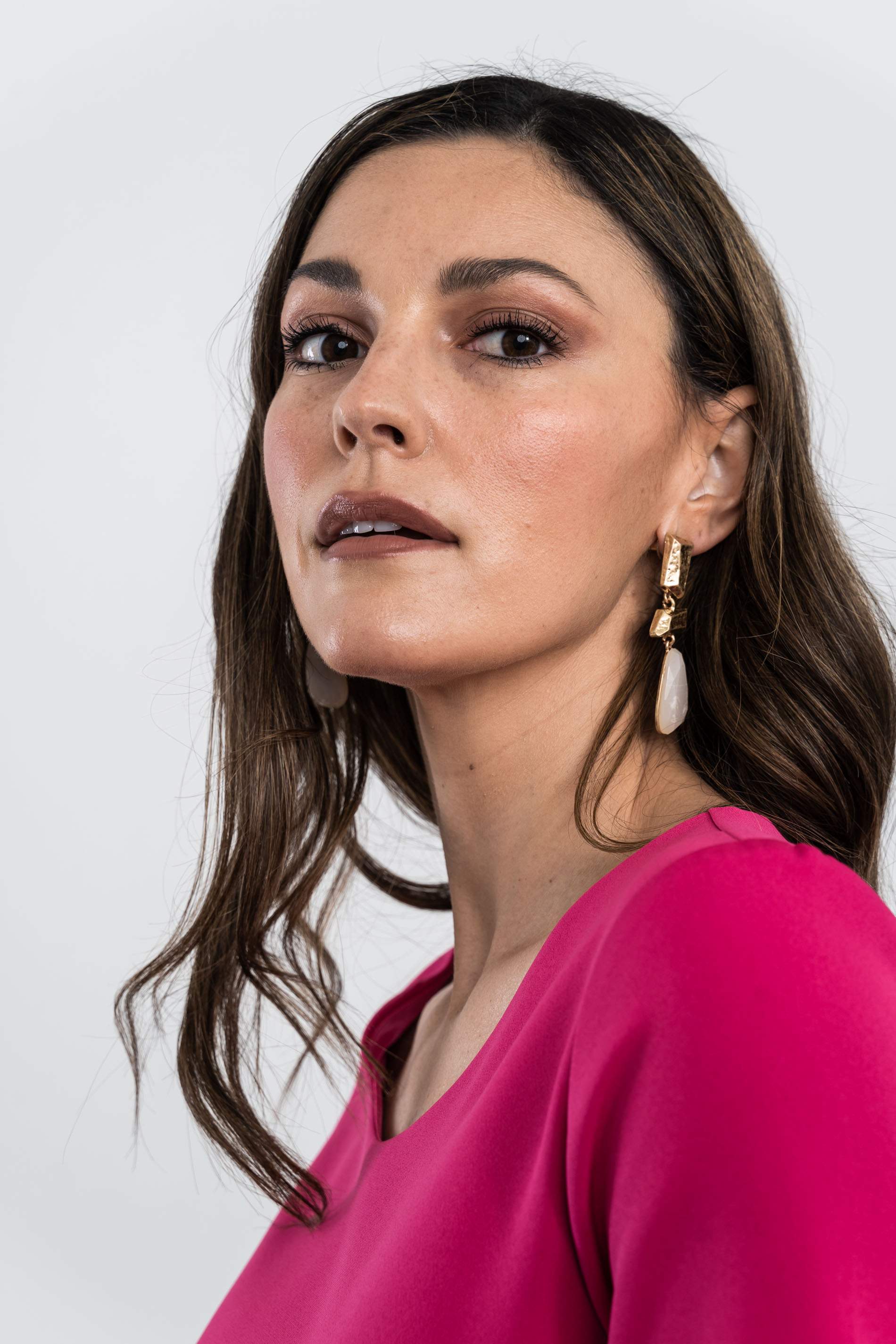 VESTIDO RECTO DETALLE MANGAS