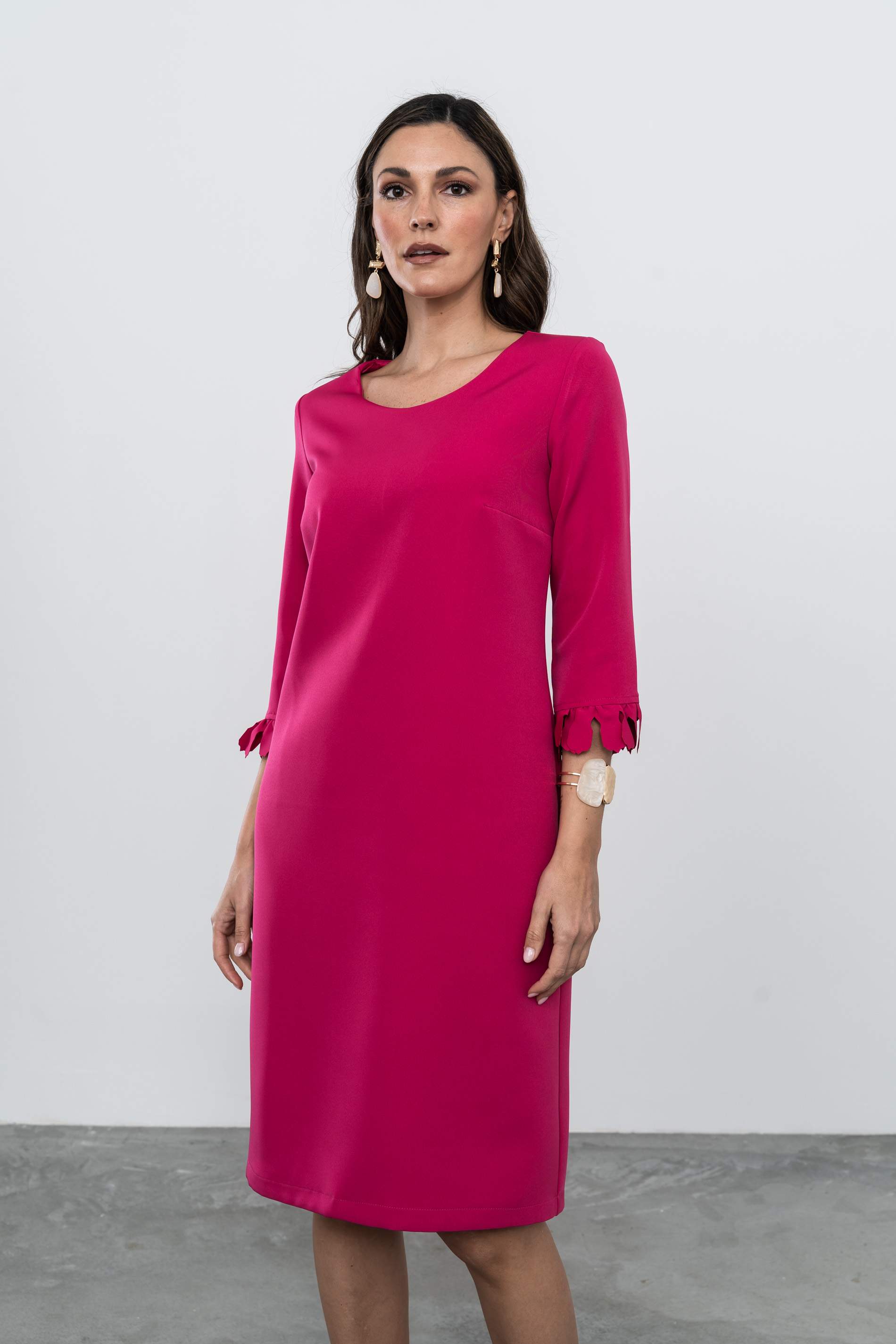 VESTIDO RECTO DETALLE MANGAS