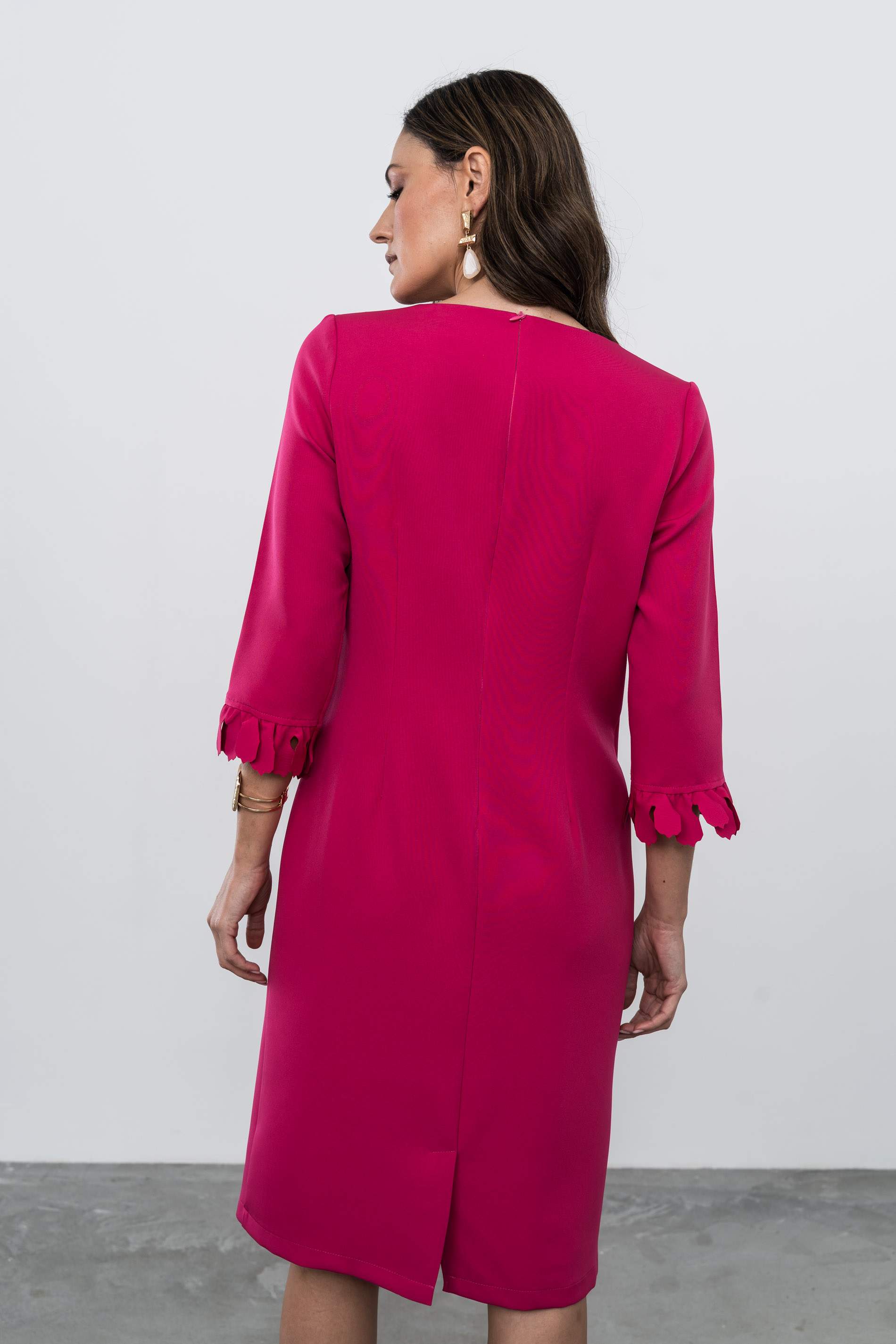 VESTIDO RECTO DETALLE MANGAS