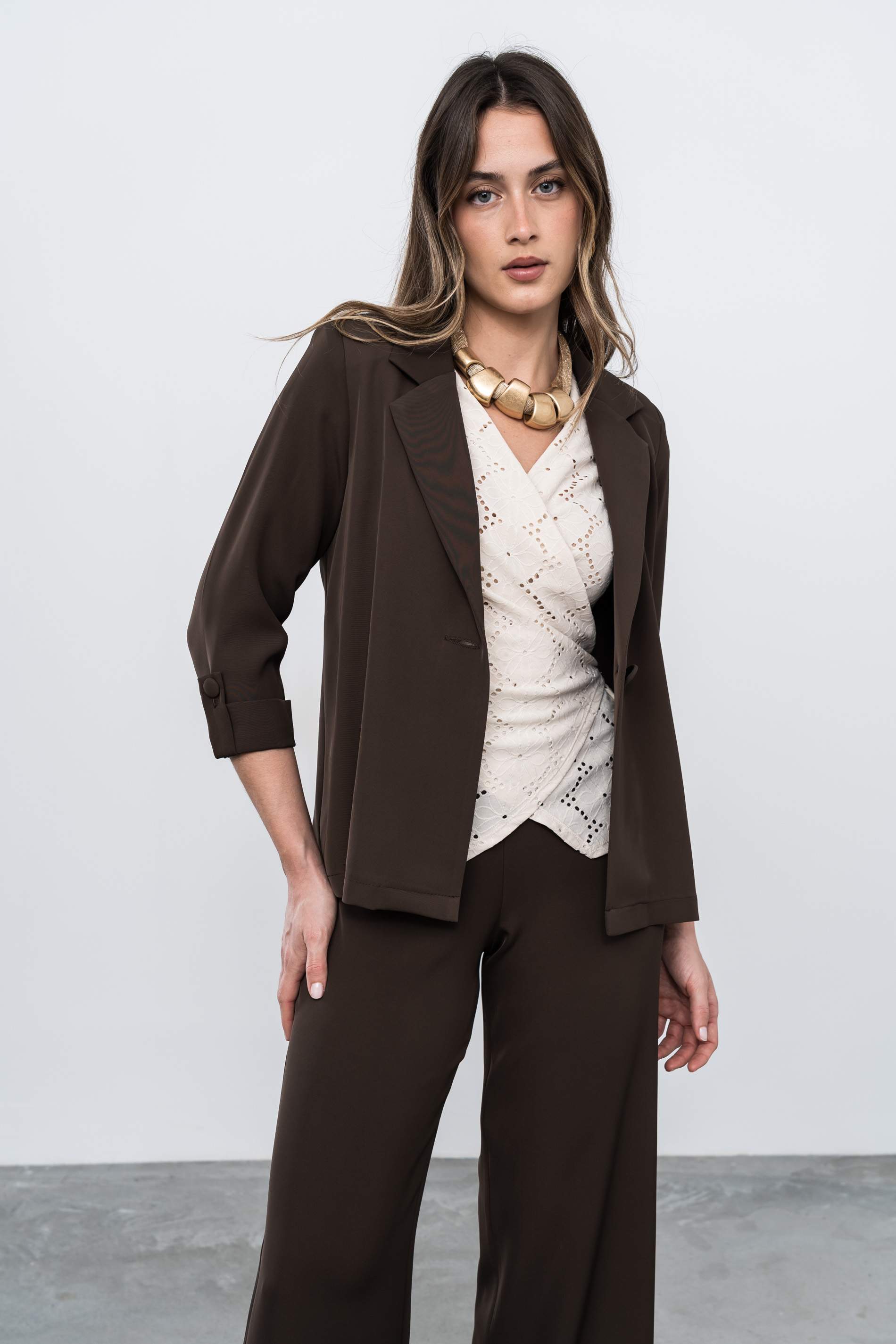 CHAQUETA FLUIDA BOTÓN CHOCOLATE