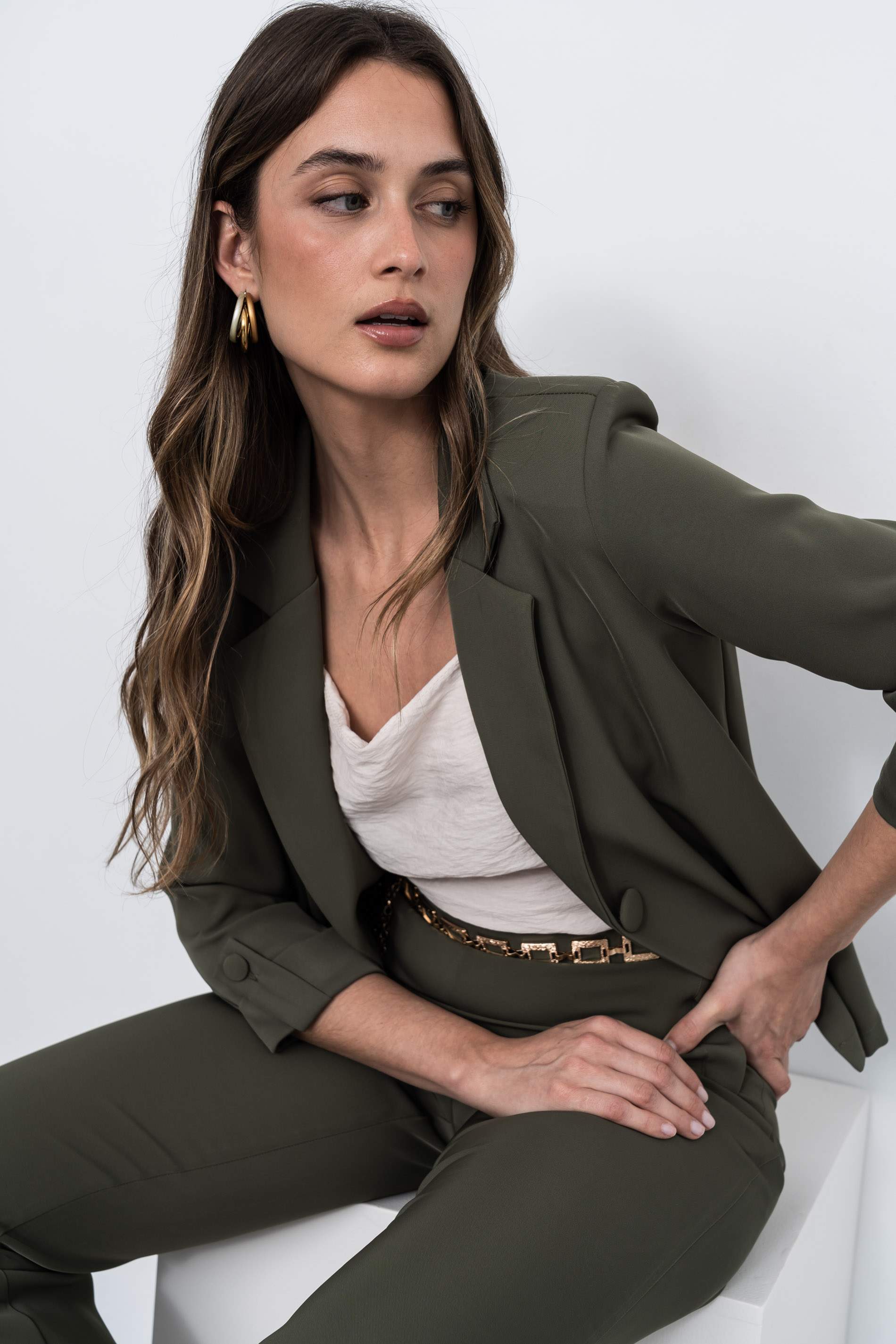 CHAQUETA FLUIDA BOTÓN KAKI