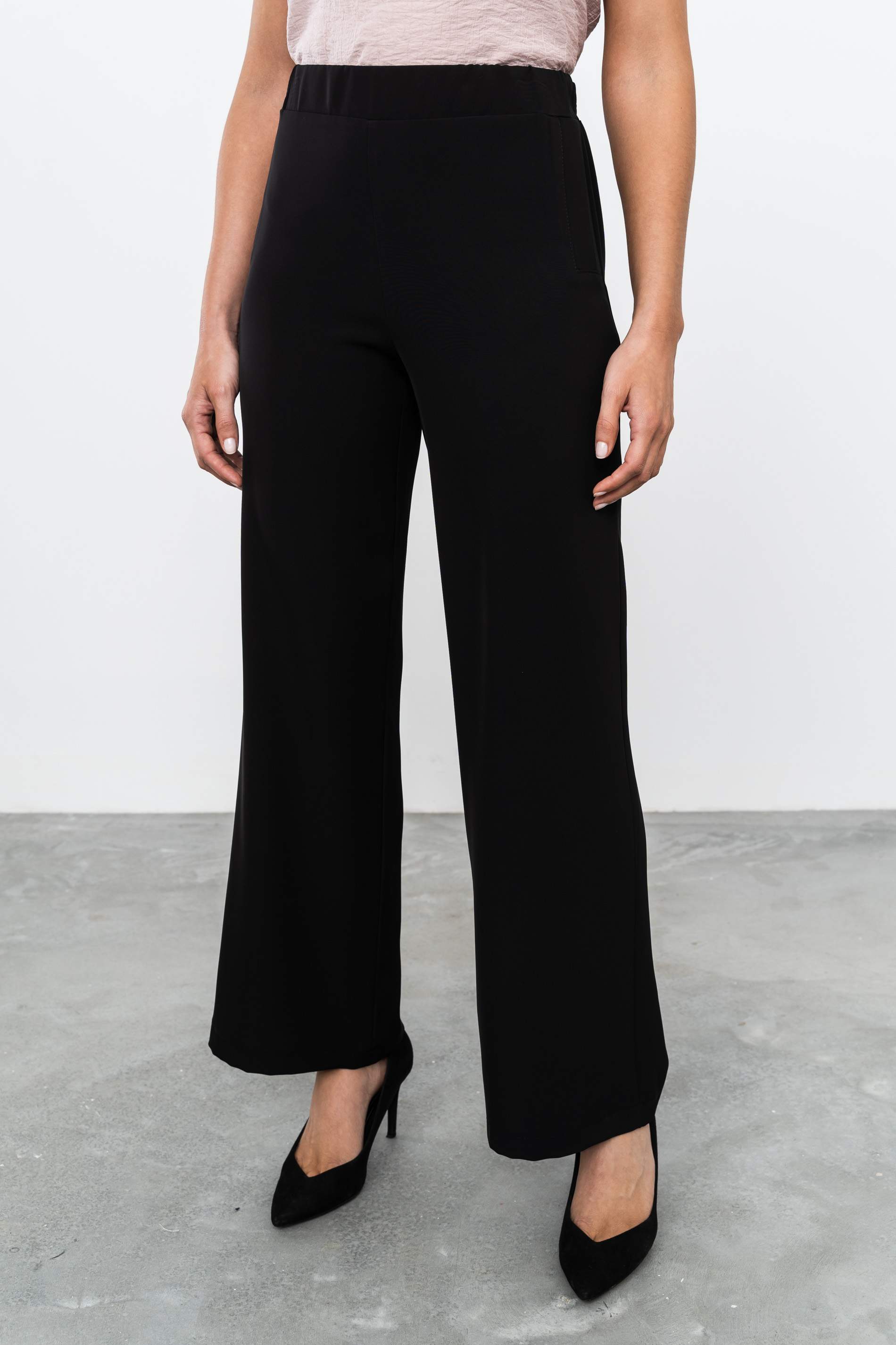 PANTALÓN ANCHO FLUIDO NEGRO