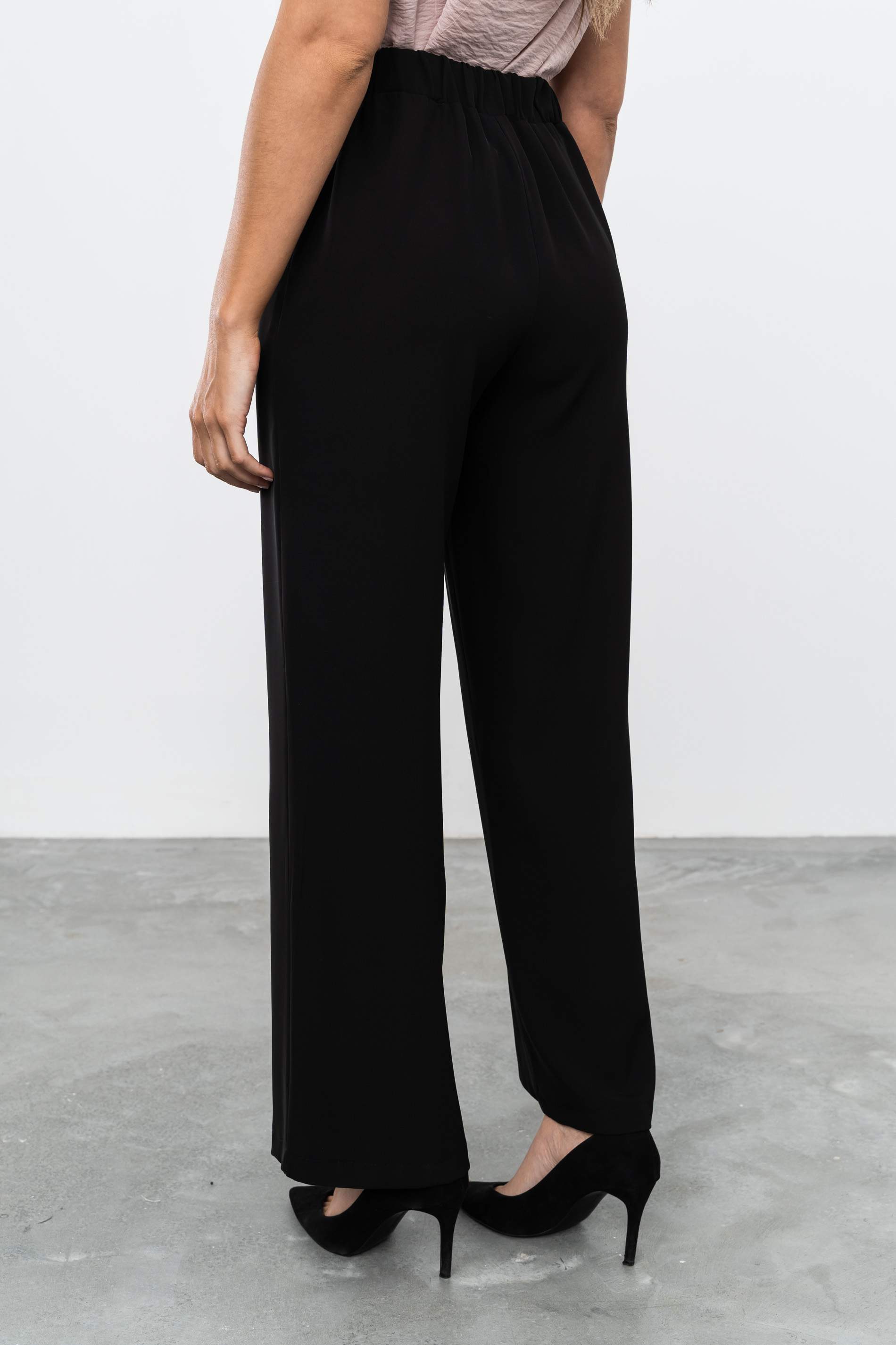 PANTALÓN ANCHO FLUIDO NEGRO