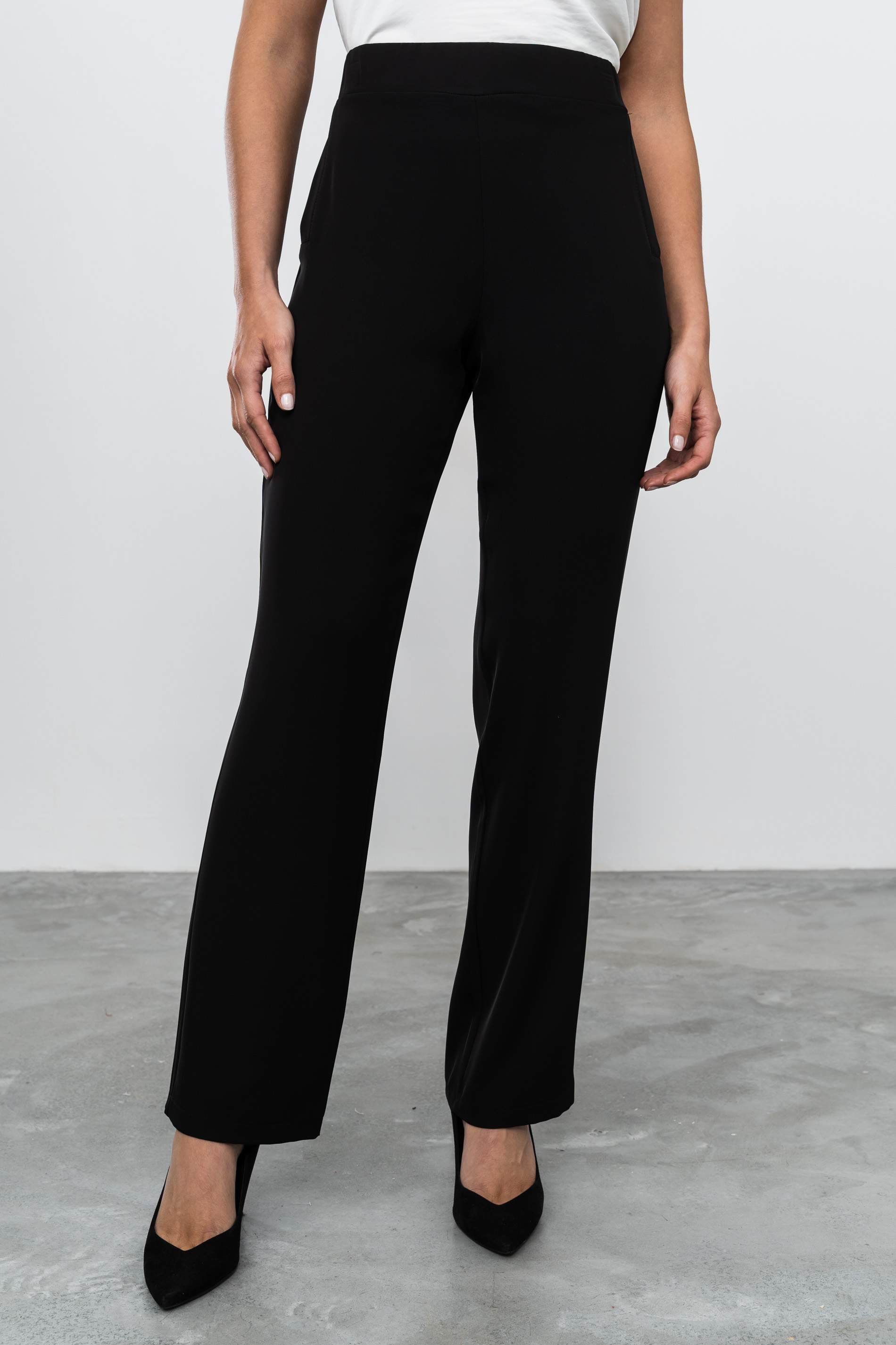 PANTALÓN RECTO FLUIDO NEGRO