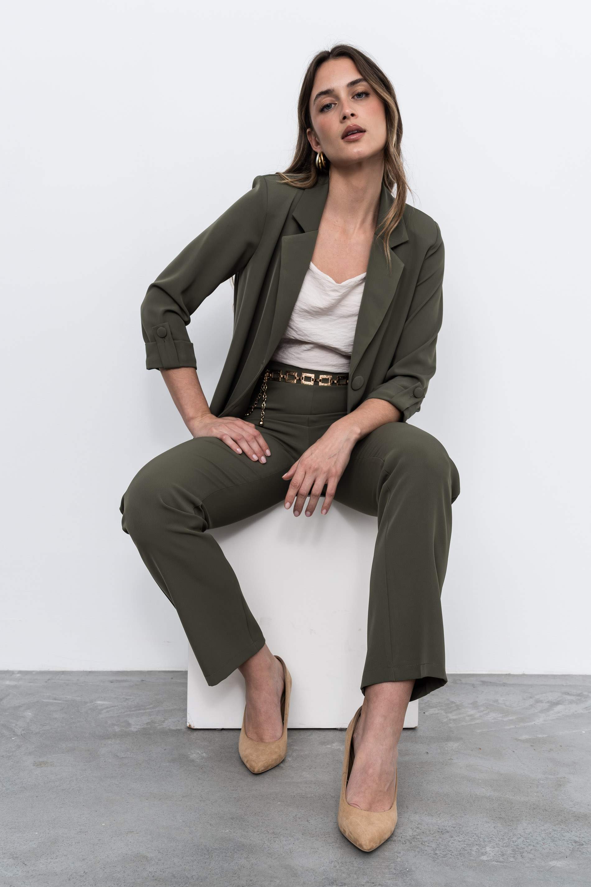 PANTALÓN RECTO FLUIDO KAKI