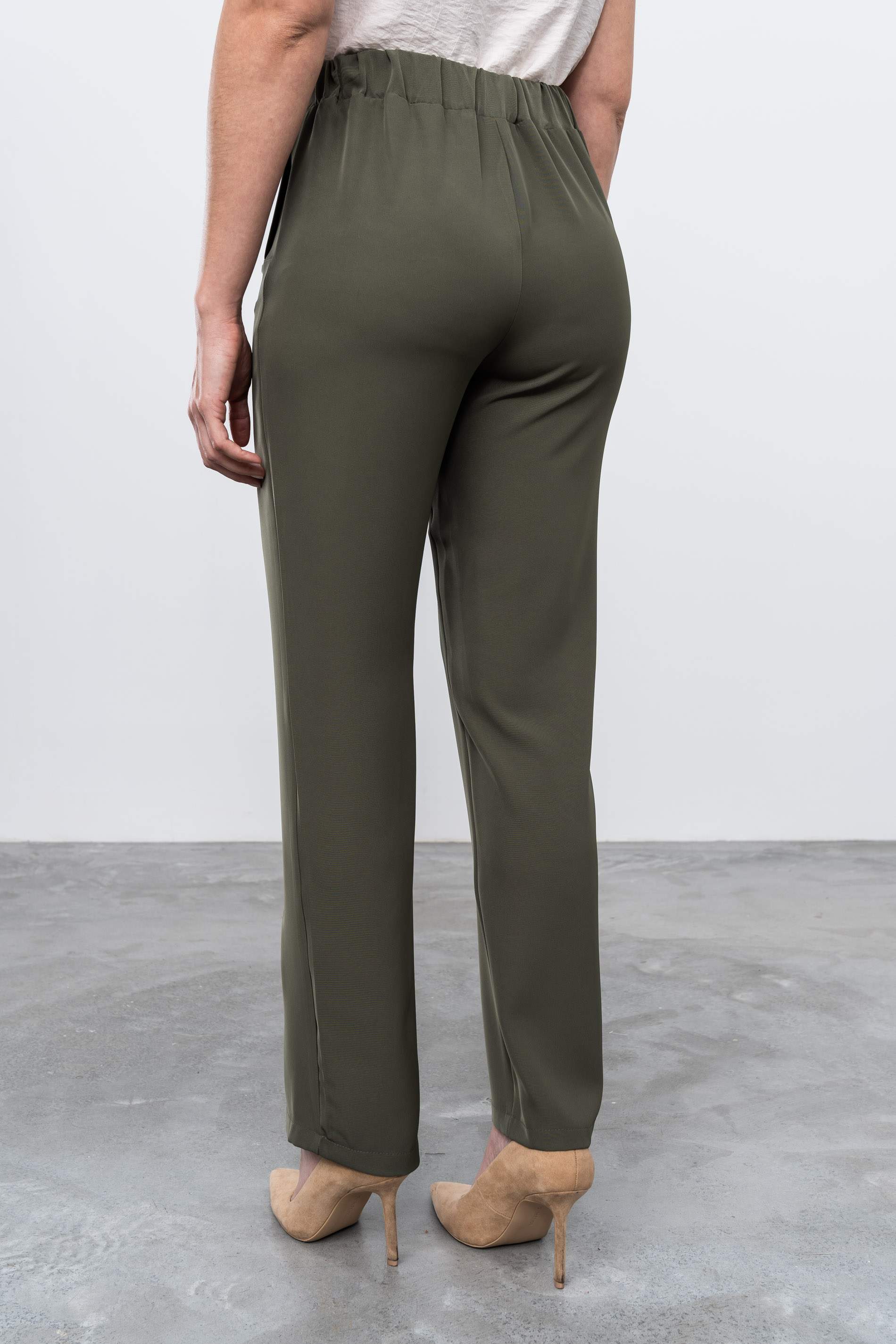 PANTALÓN RECTO FLUIDO KAKI