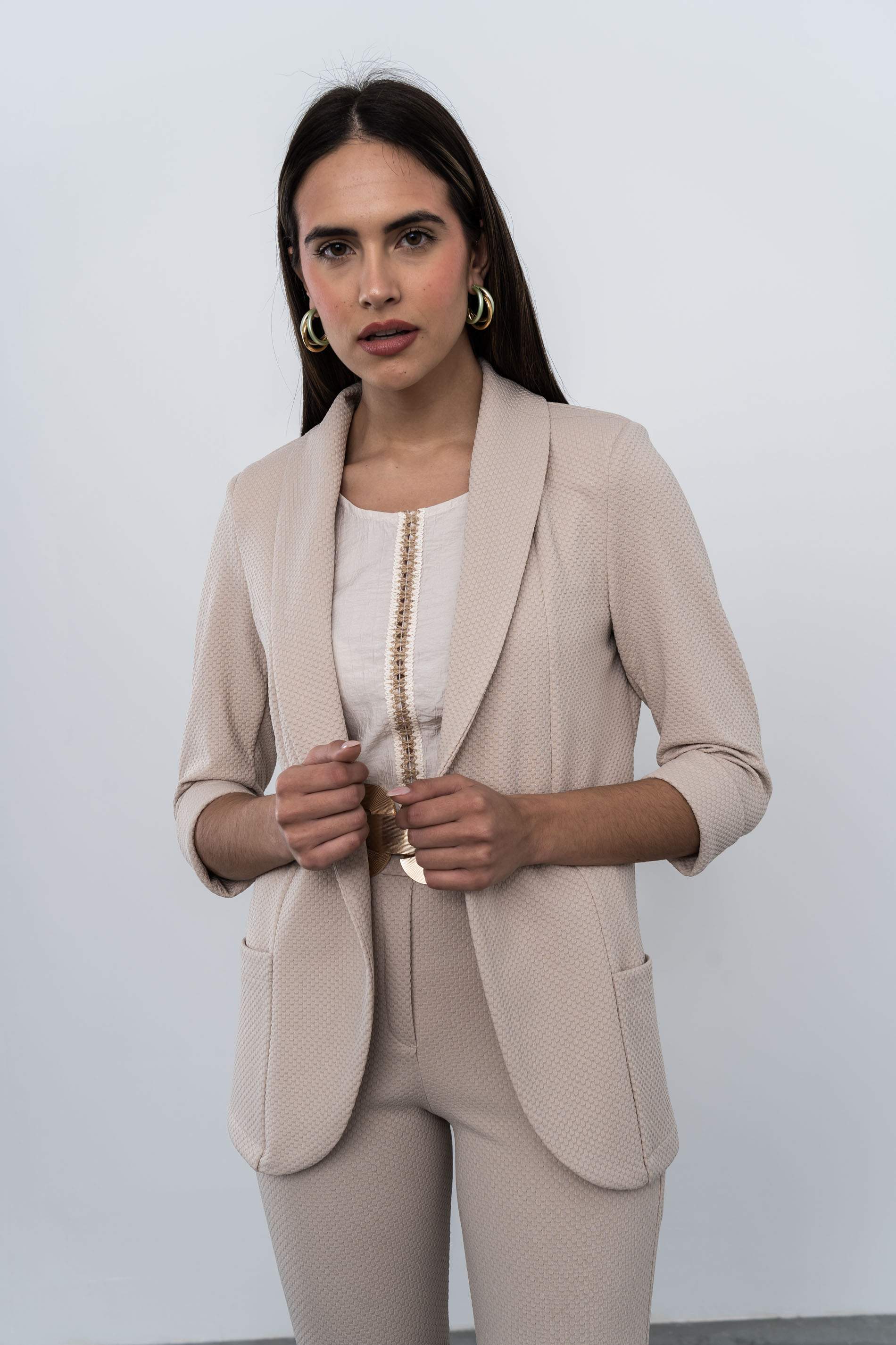 CHAQUETA ABIERTA SOLAPAS PANEL ARENA