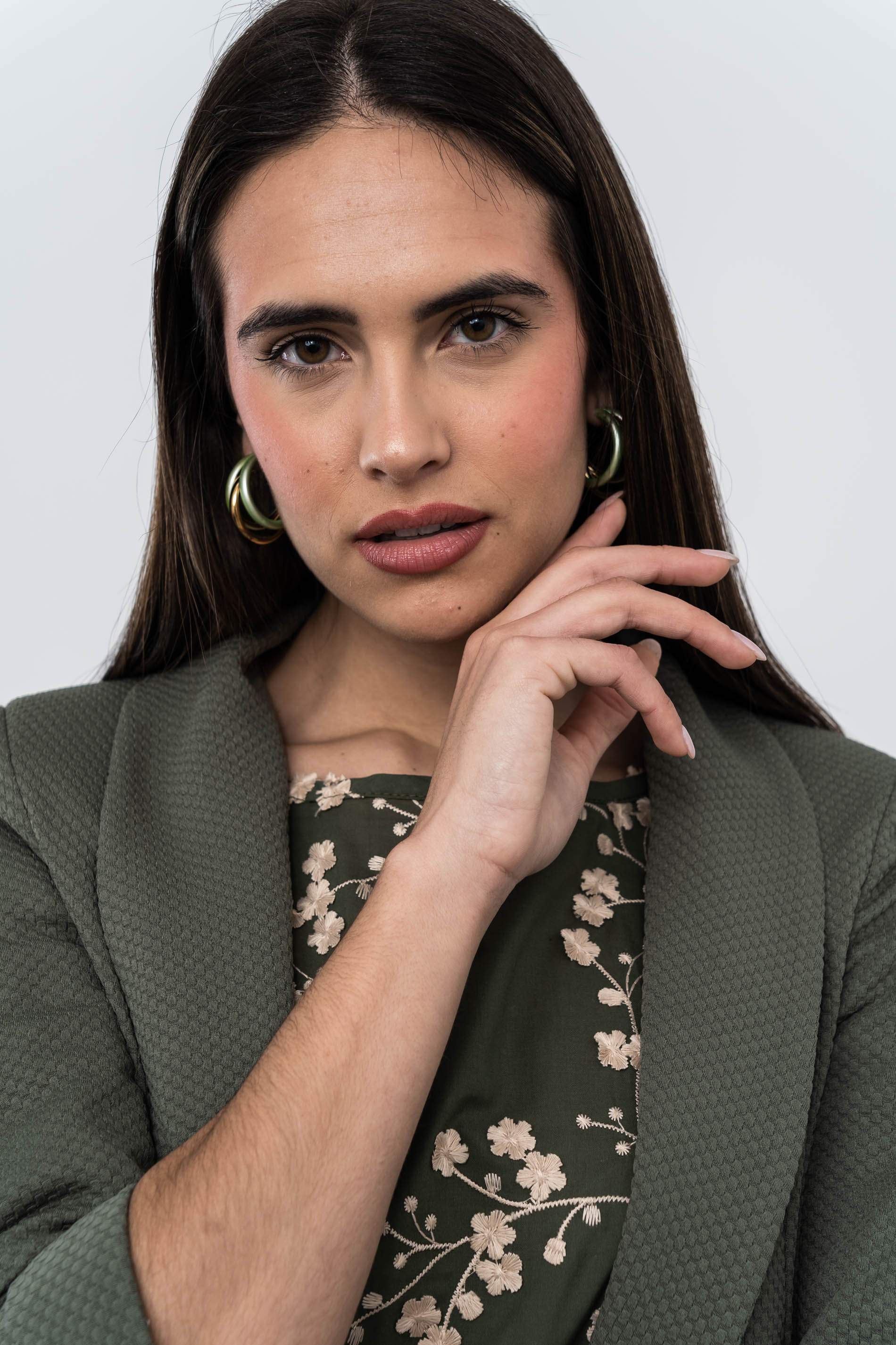 CHAQUETA ABIERTA SOLAPAS PANEL KAKI