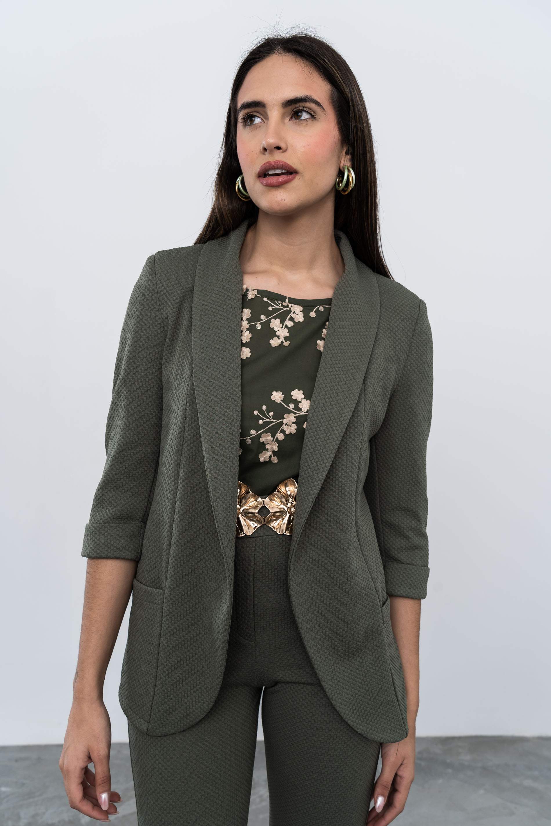 CHAQUETA ABIERTA SOLAPAS PANEL KAKI