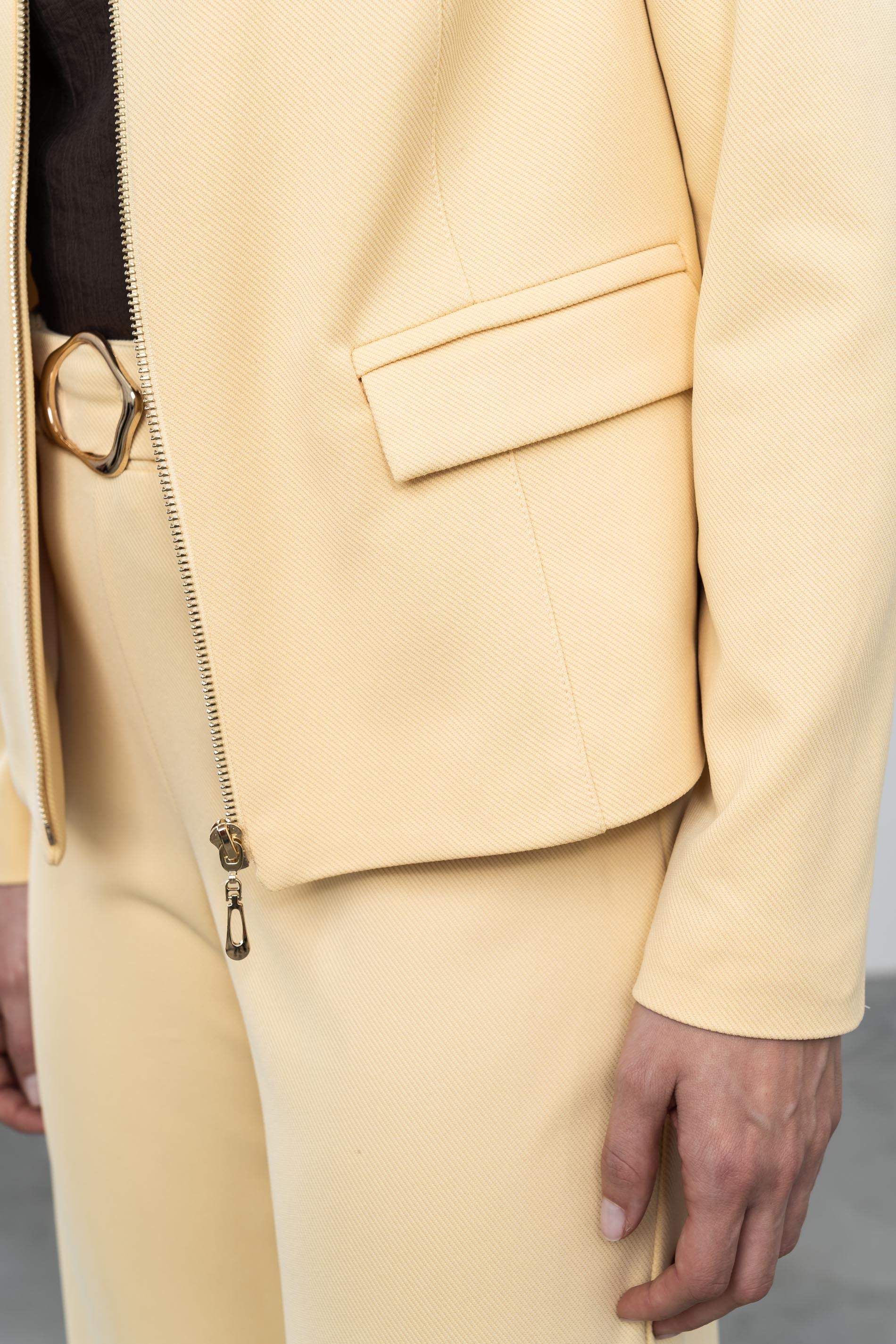 CHAQUETA CREMALLERA TAPETAS VAINILLA