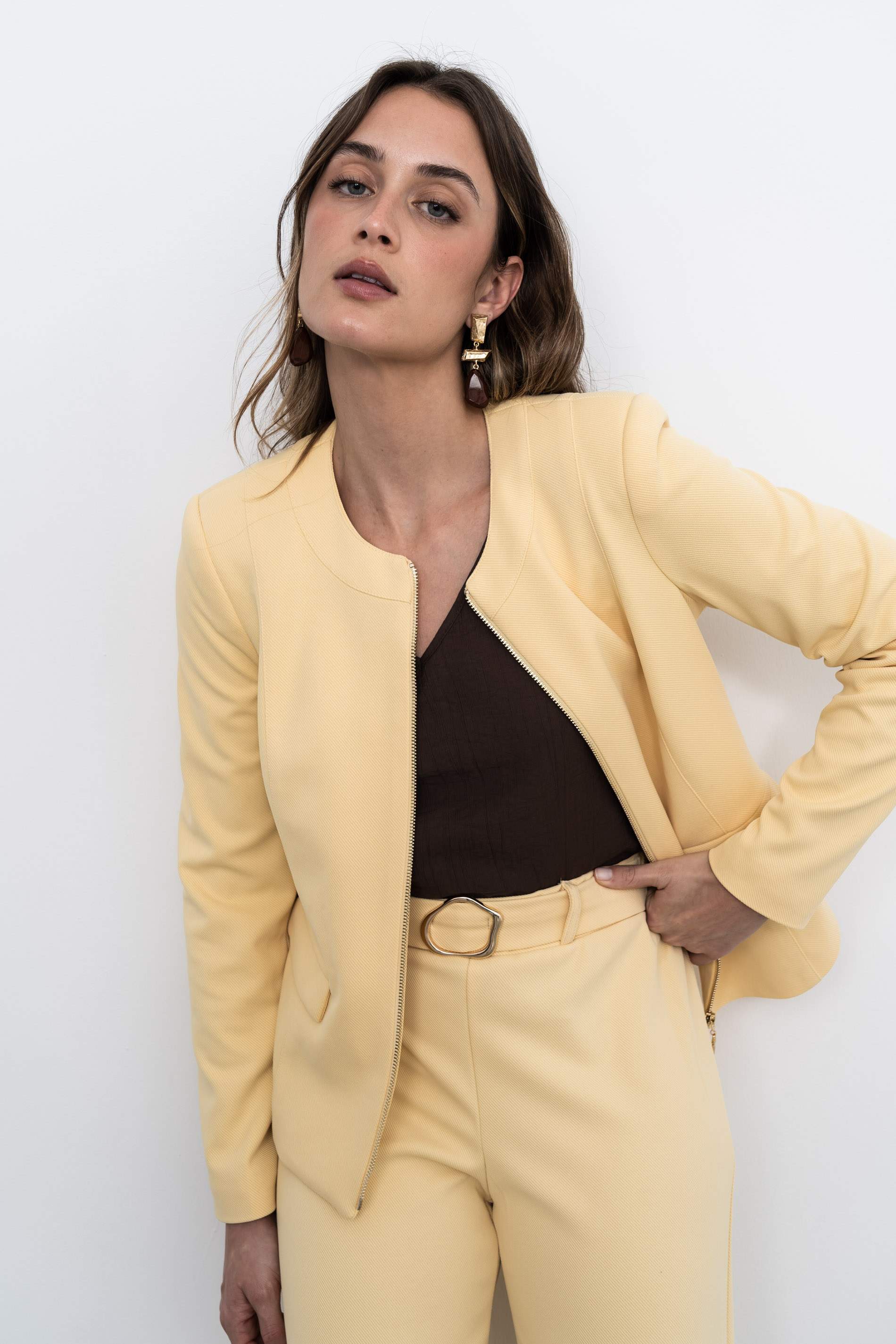 CHAQUETA CREMALLERA TAPETAS VAINILLA