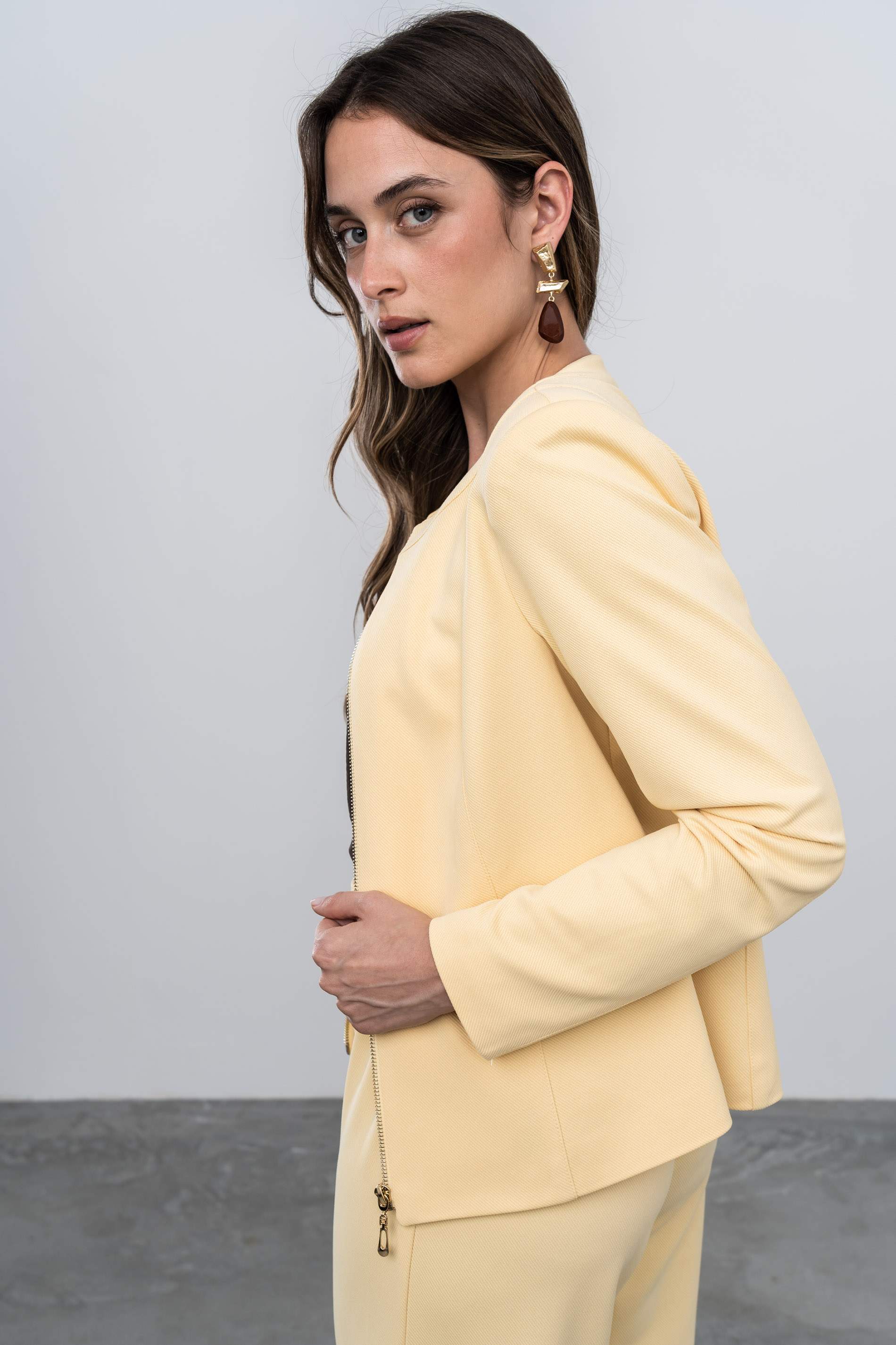 CHAQUETA CREMALLERA TAPETAS VAINILLA