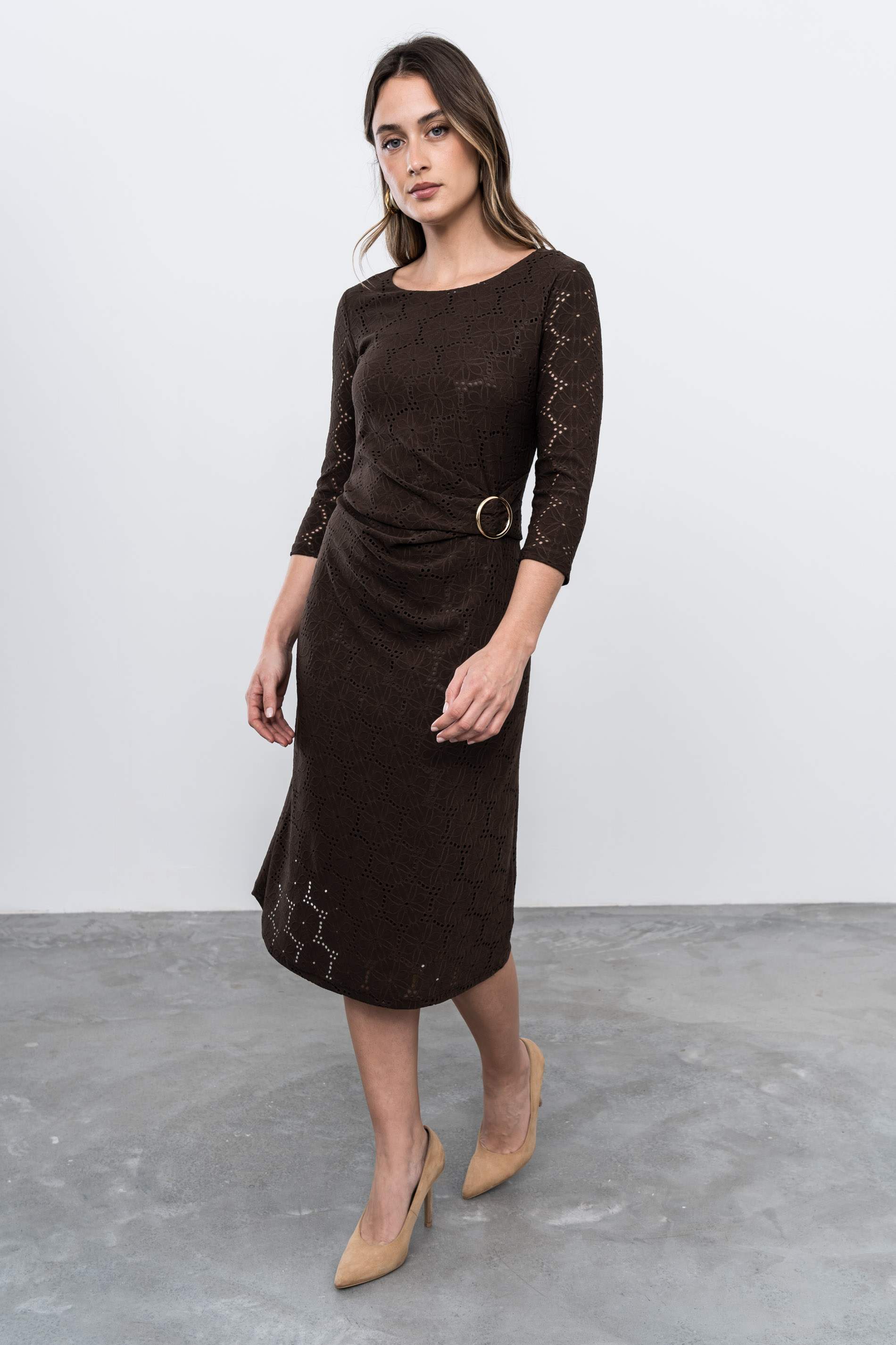 VESTIDO TEJIDO PERFORADO HEBILLA CHOCOLATE