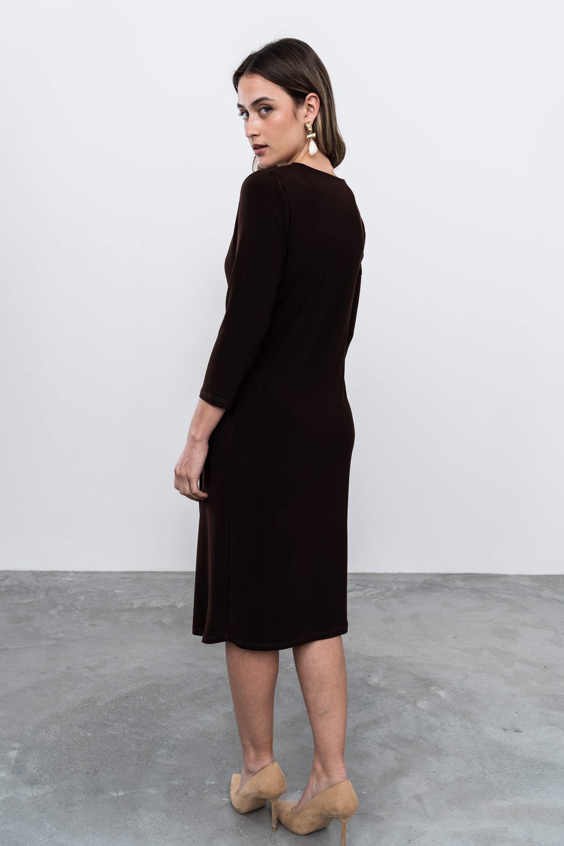 VESTIDO RECOGIDO HEBILLA CHOCOLATE