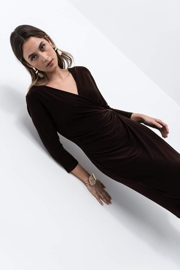 VESTIDO RECOGIDO HEBILLA CHOCOLATE