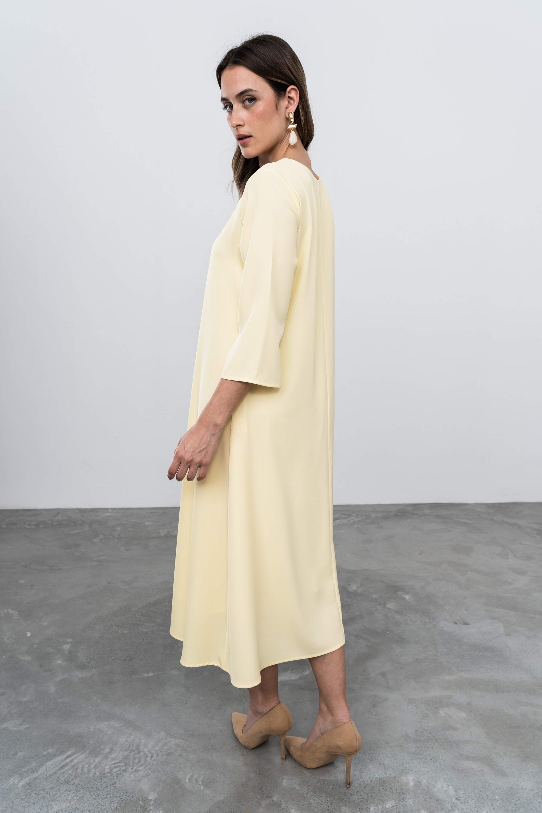 VESTIDO FUELLE BOTÓN ORO VAINILLA