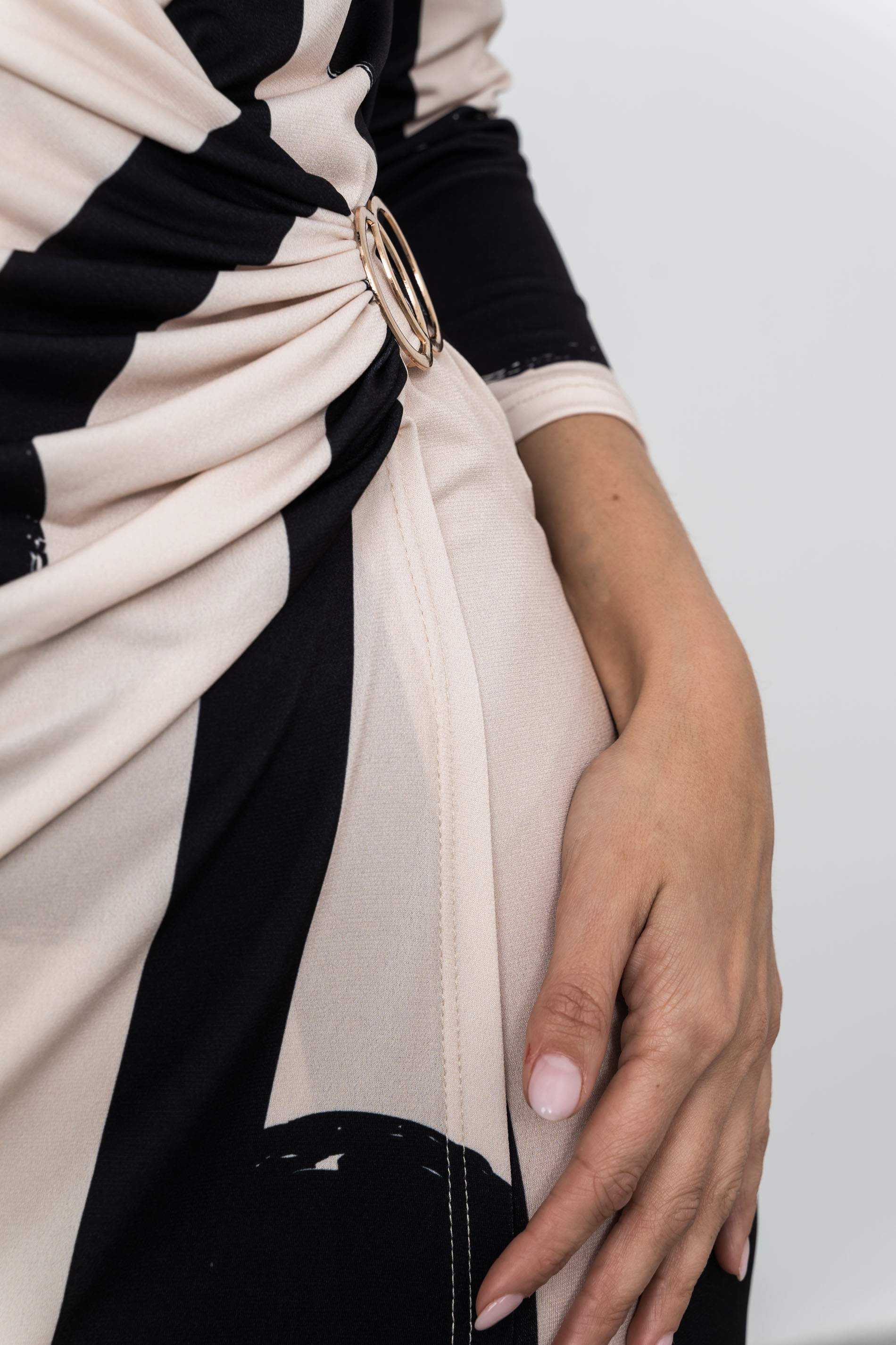 VESTIDO RECOGIDO HEBILLA BICOLOR