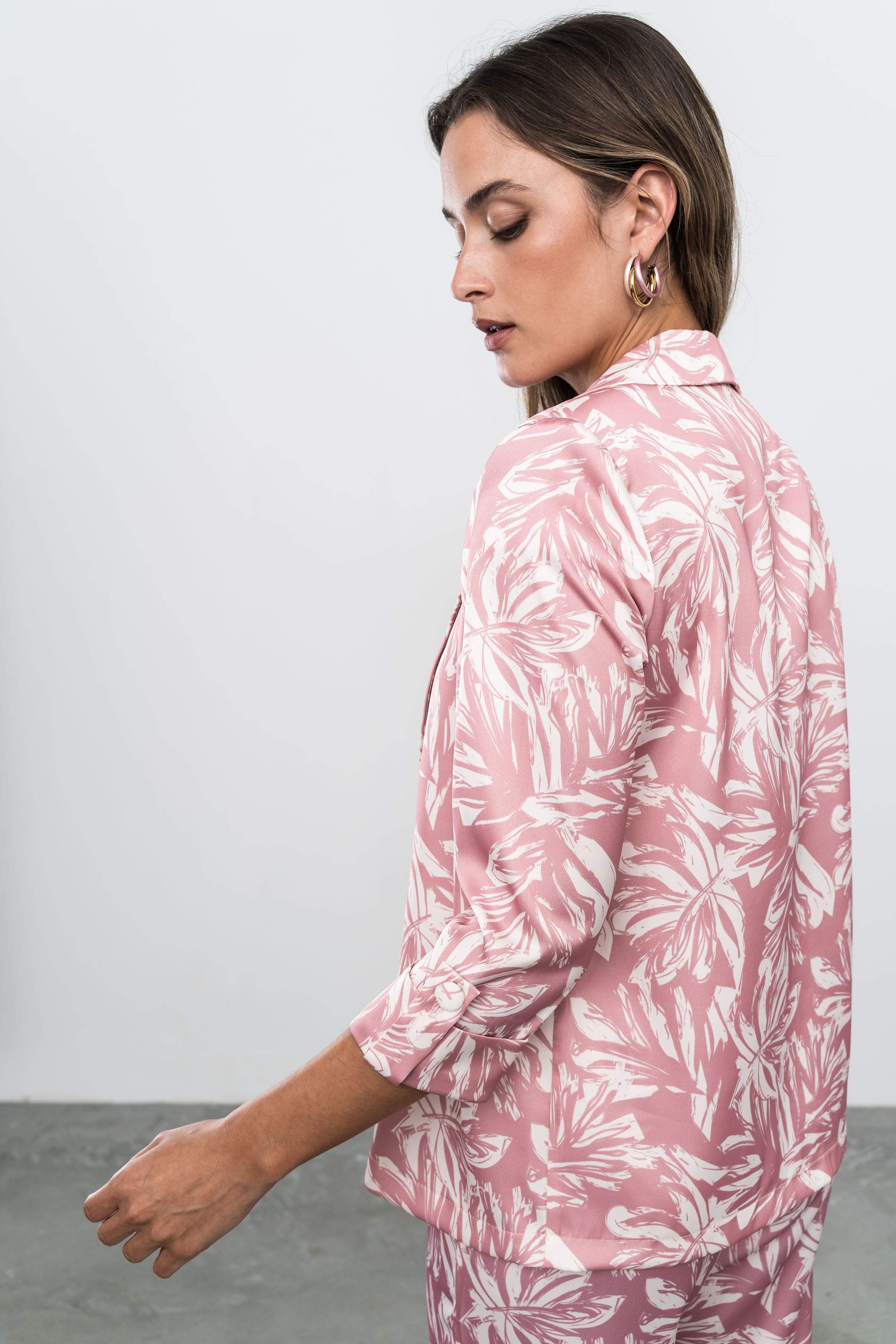 CHAQUETA ESTAMPADA FLORAL BICOLOR