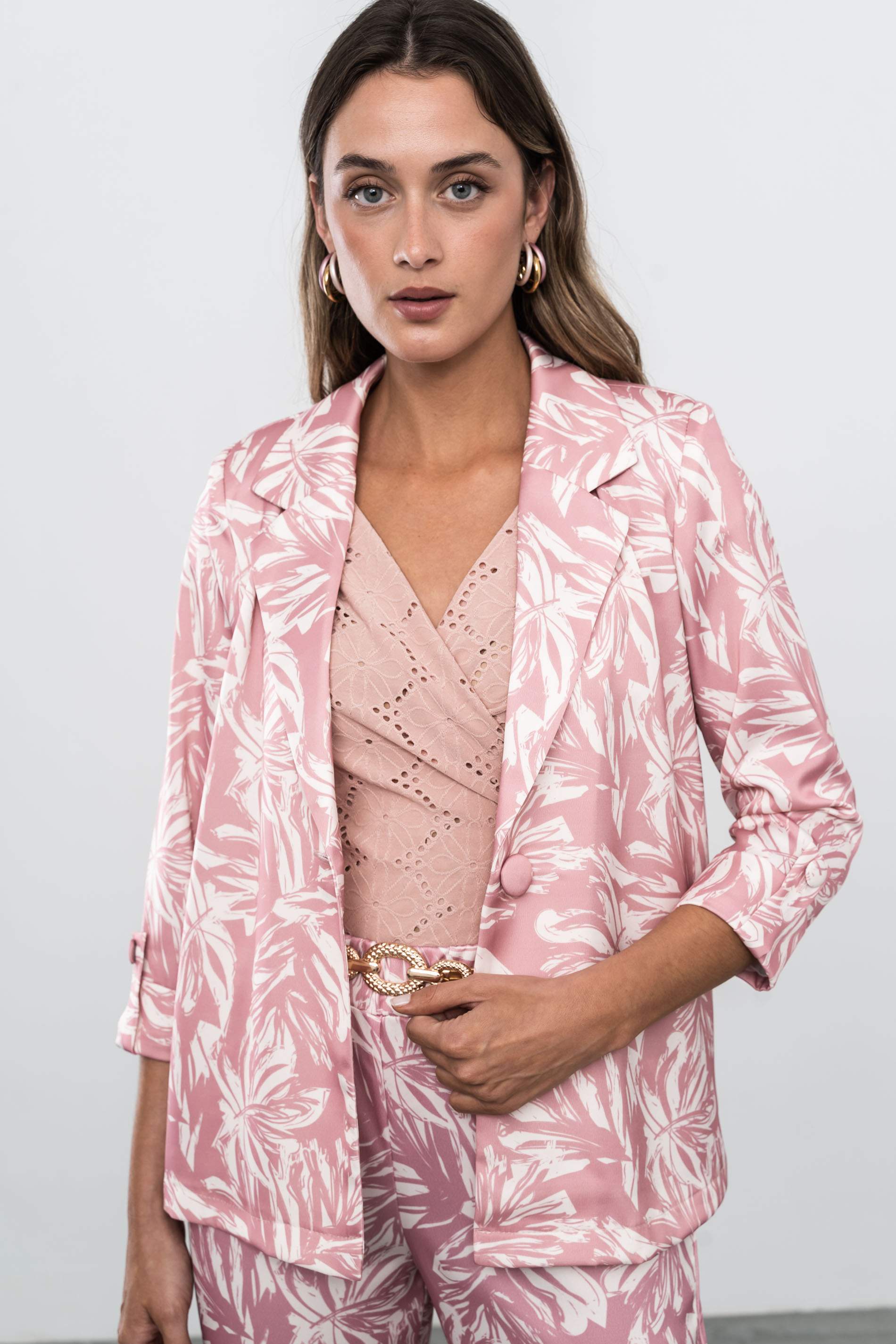 PANTALÓN RECTO ESTAMPADO FLORAL BICOLOR