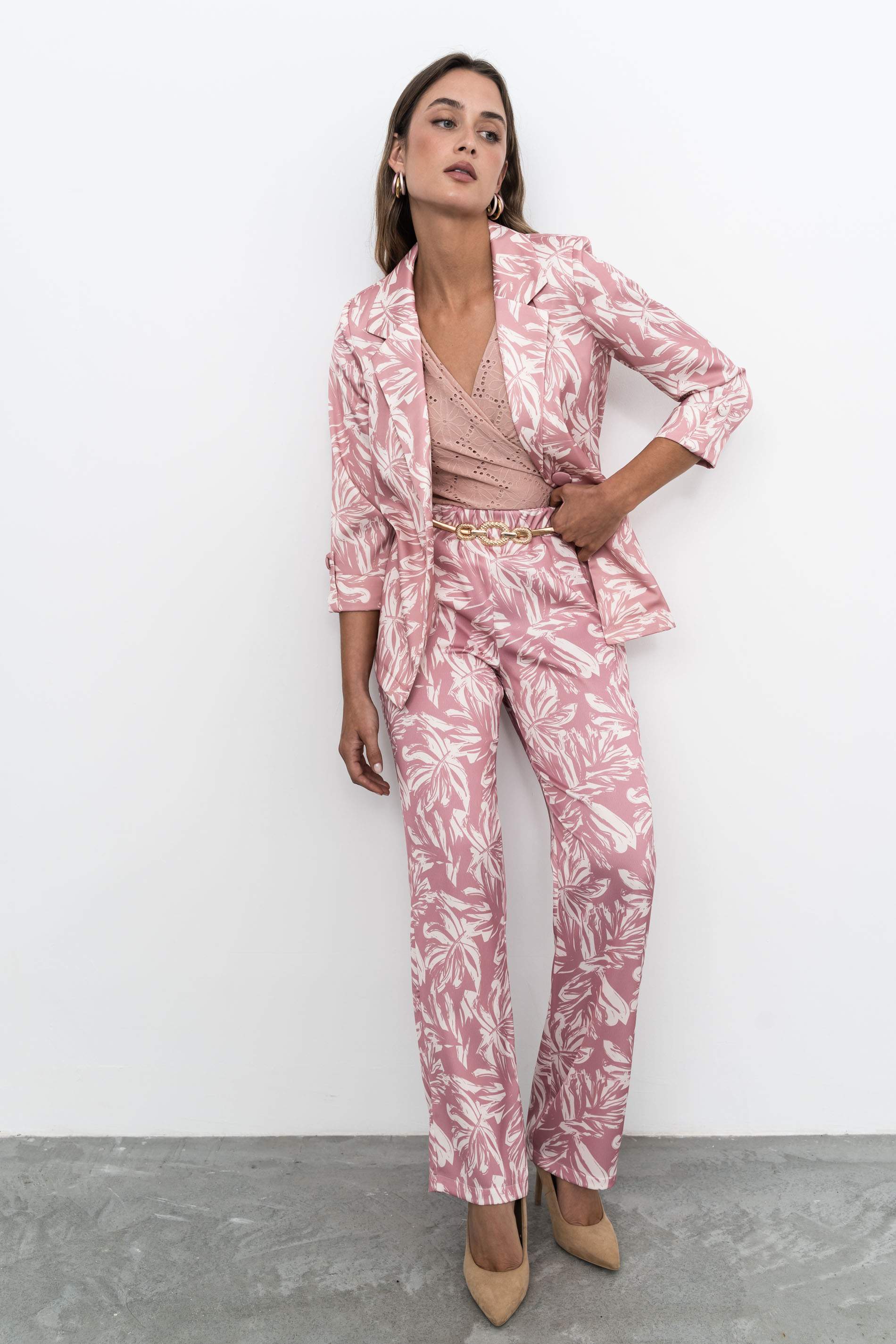 PANTALÓN RECTO ESTAMPADO FLORAL BICOLOR