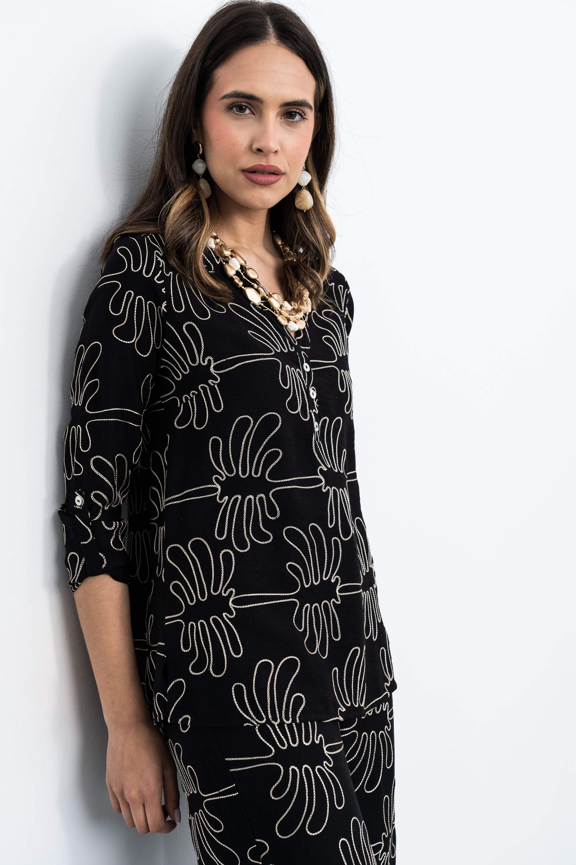 PANTALÓN BORDADO NEGRO