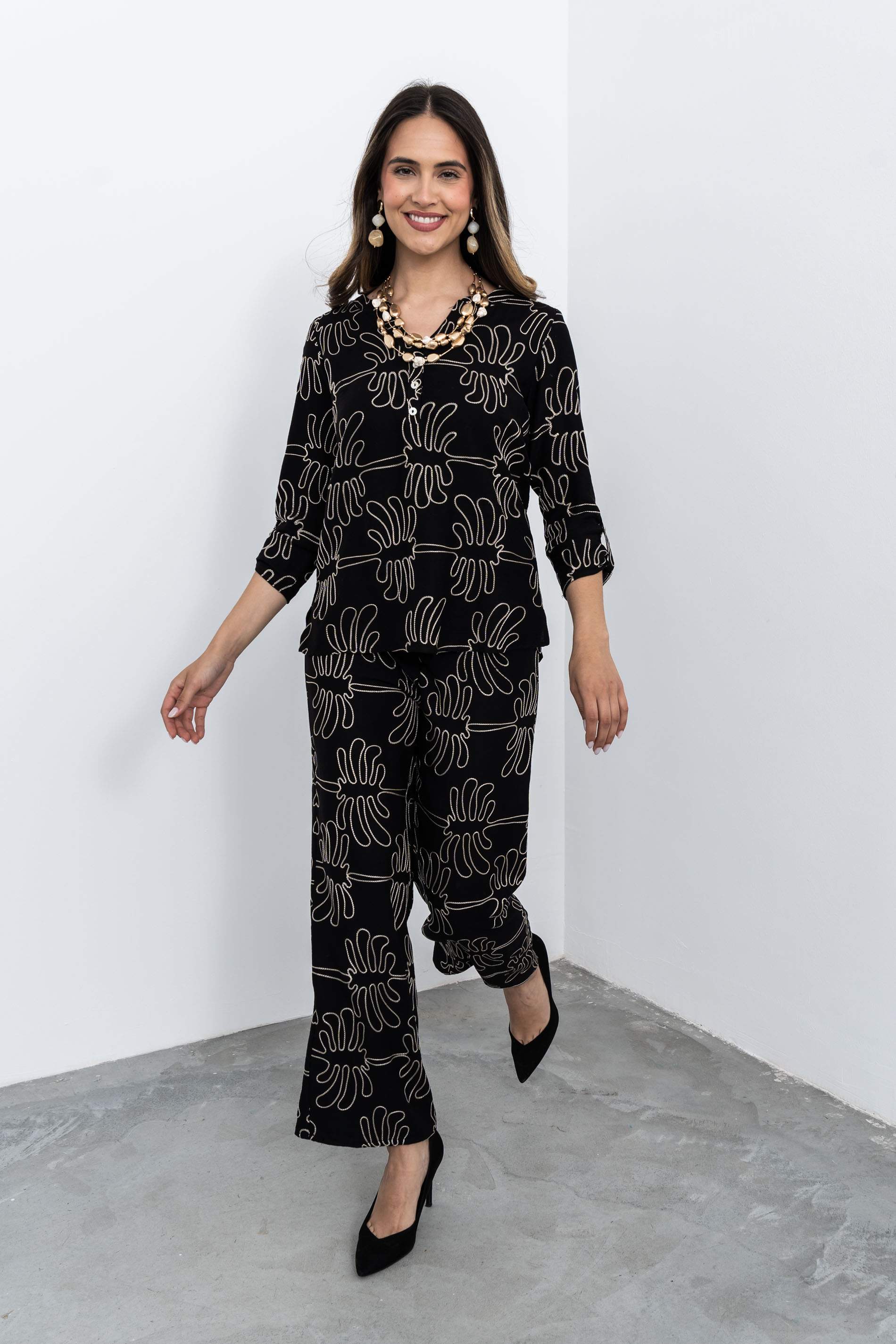 PANTALÓN BORDADO NEGRO