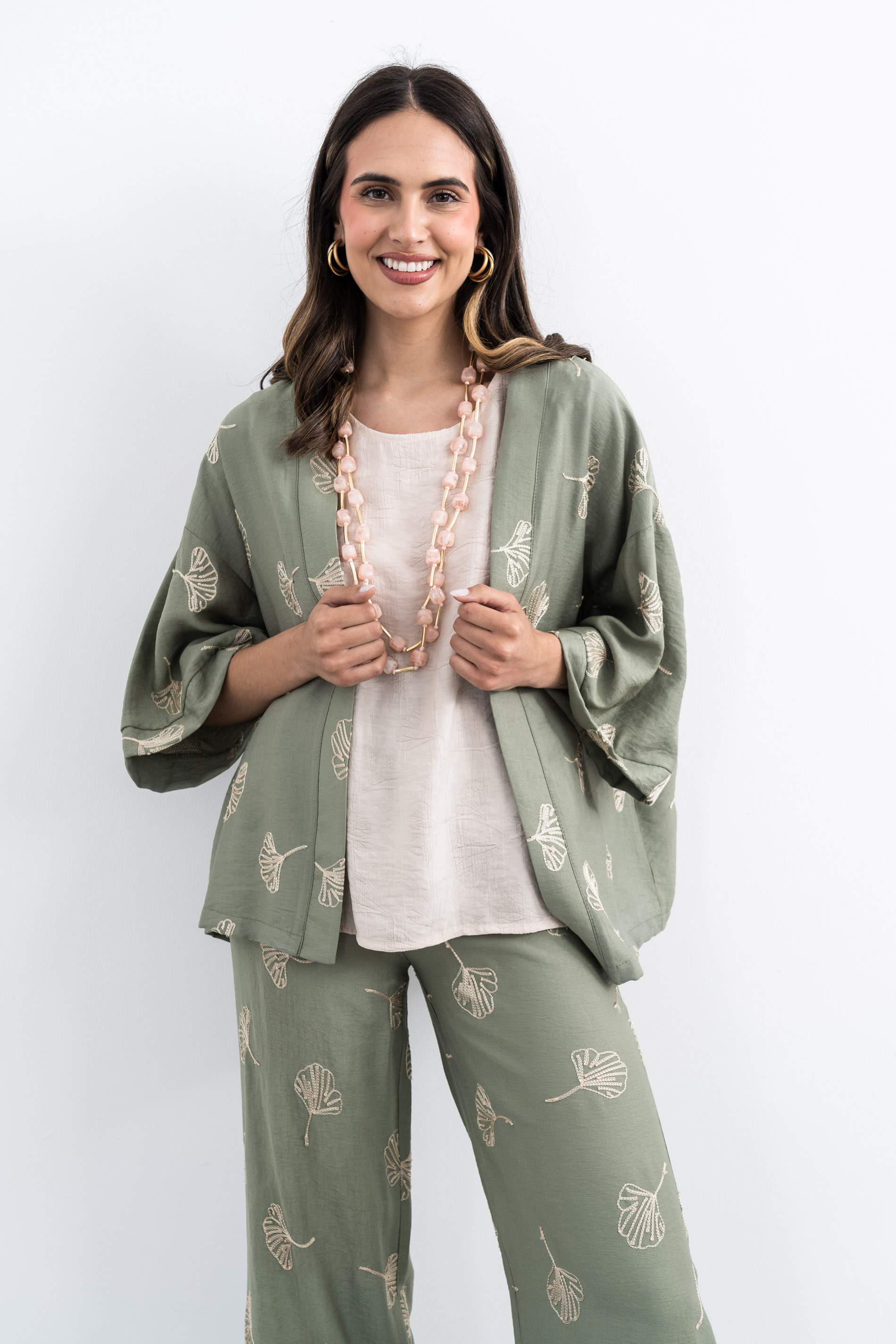 PANTALÓN BORDADO KAKI