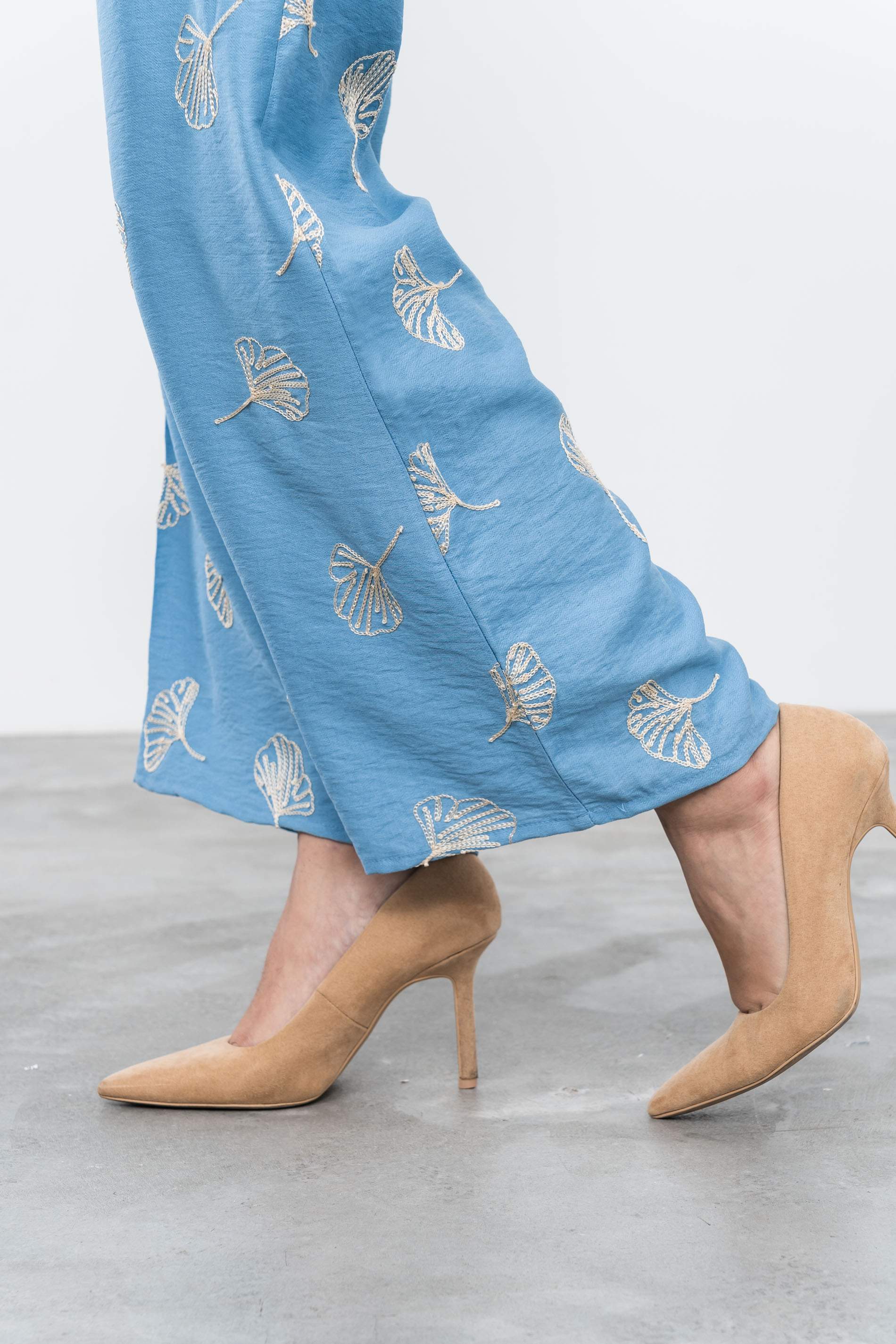 PANTALÓN BORDADO AZUL