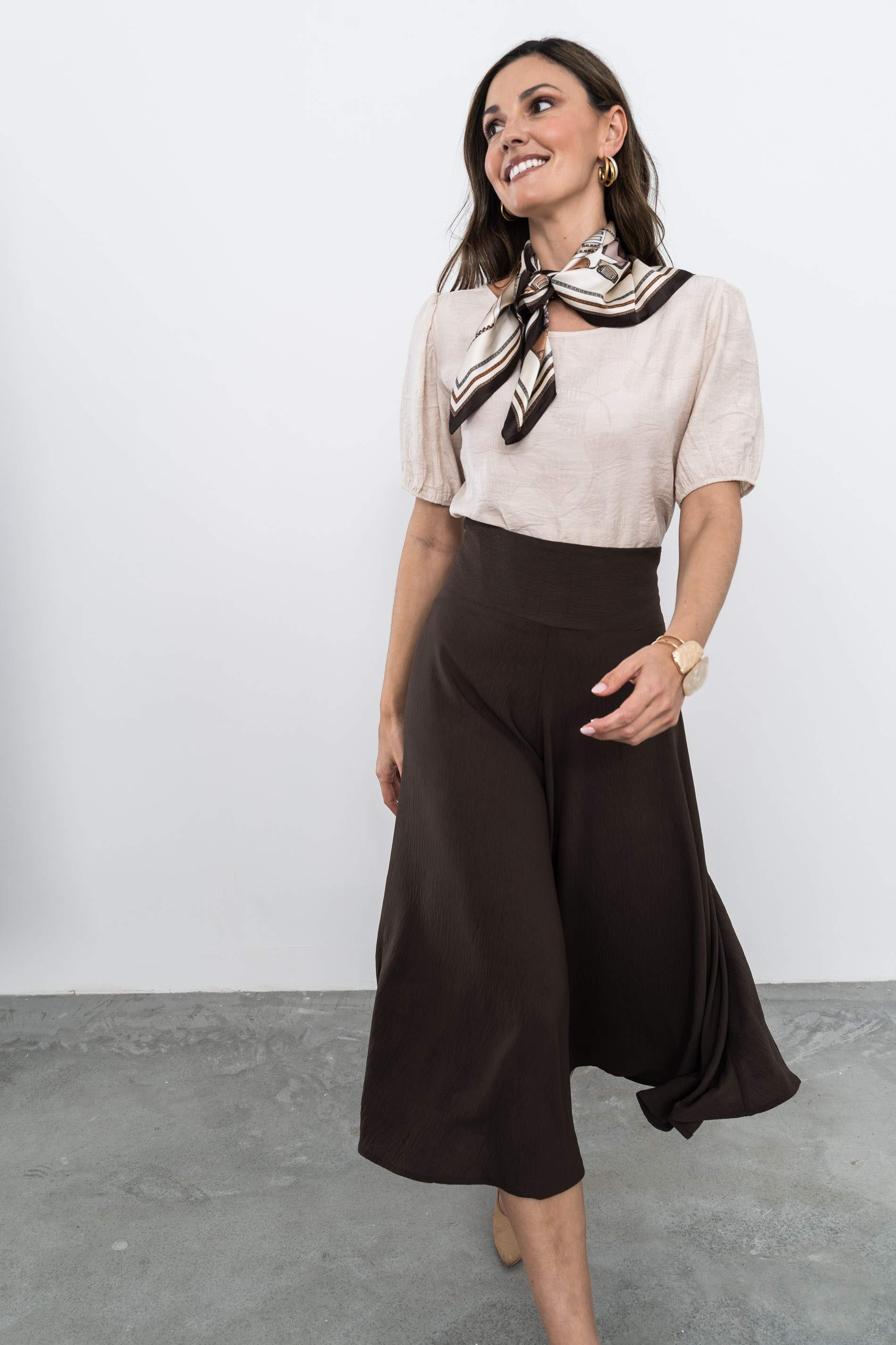 BLUSA MANGA ABULLONADA BEIGE