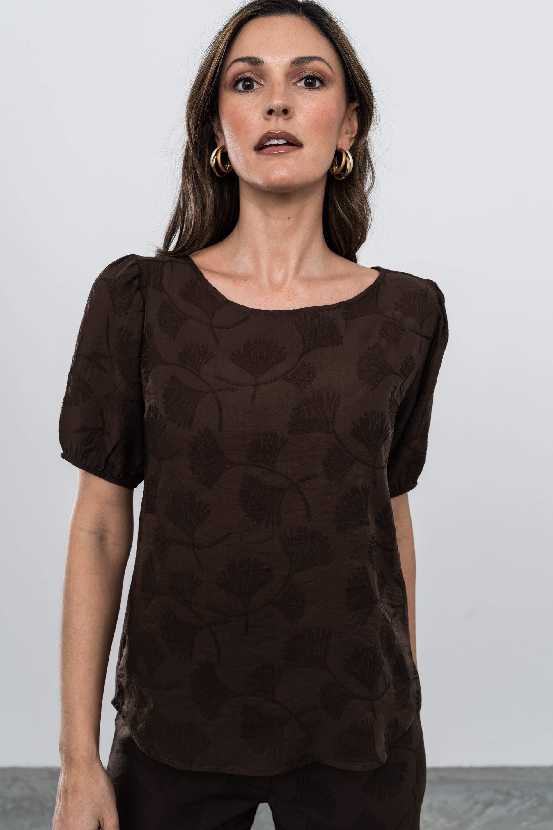 BLUSA MANGA ABULLONADA CHOCOLATE