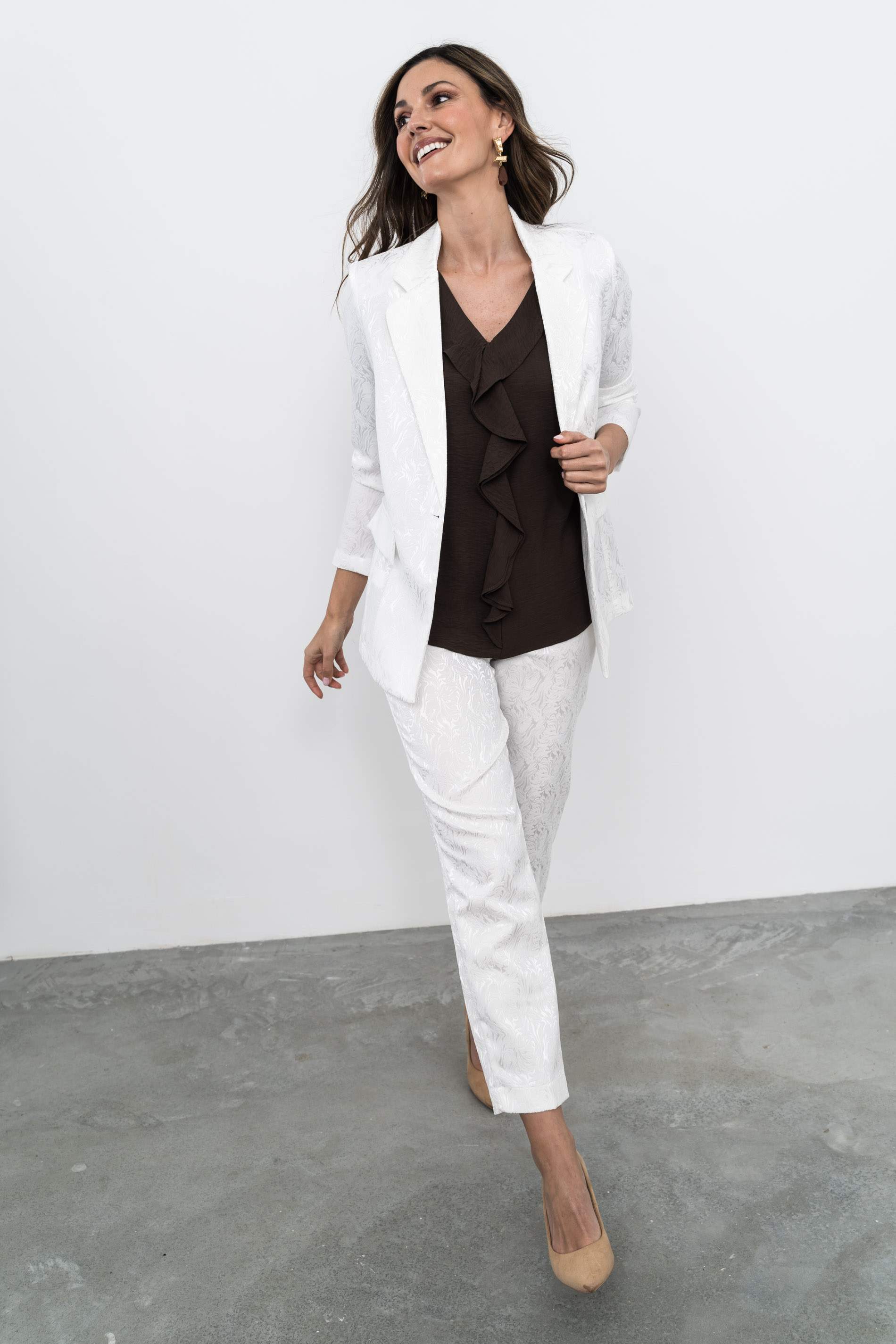 BLUSA VOLANTE CUELLO CHOCOLATE