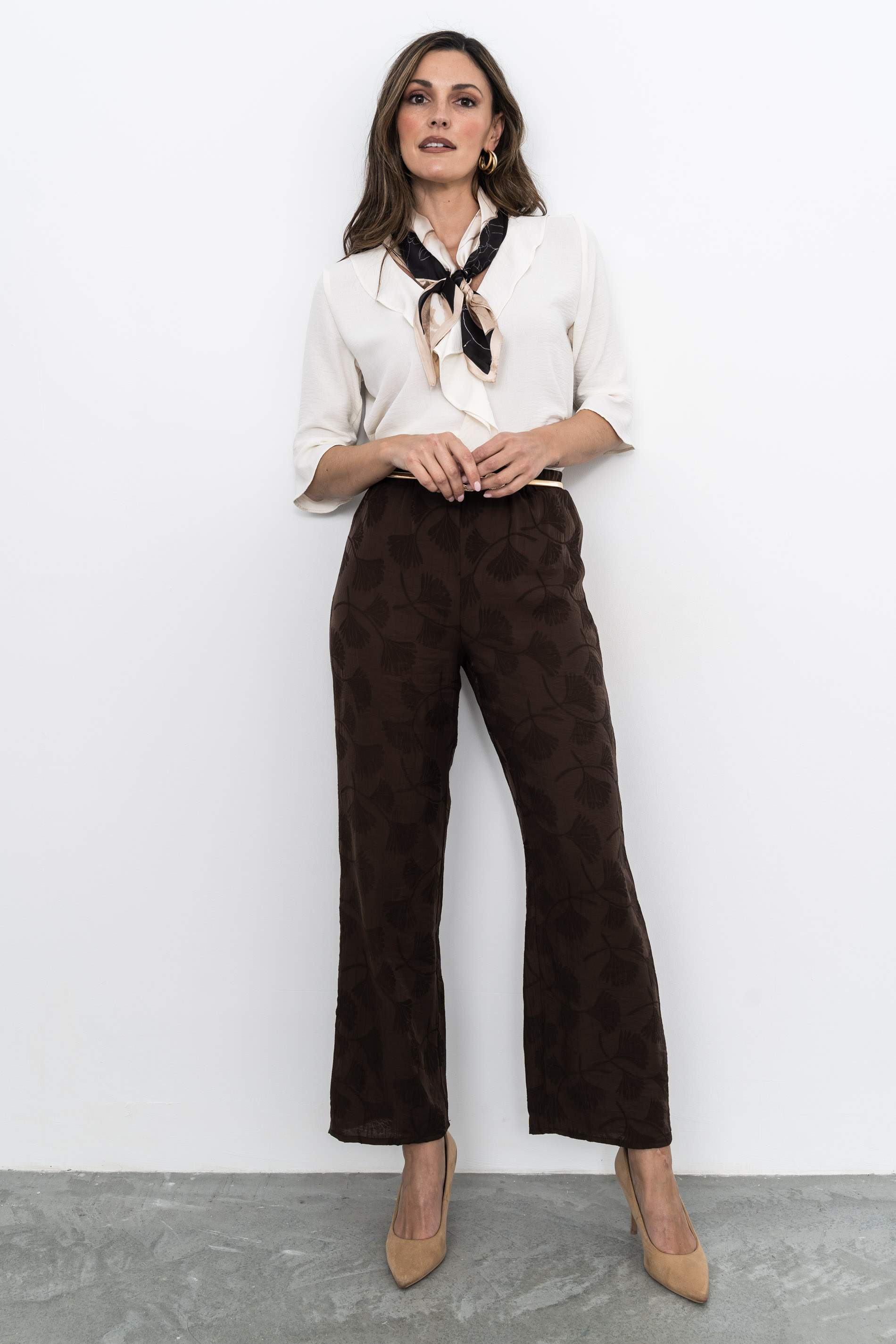 BLUSA VOLANTE CUELLO MARFIL