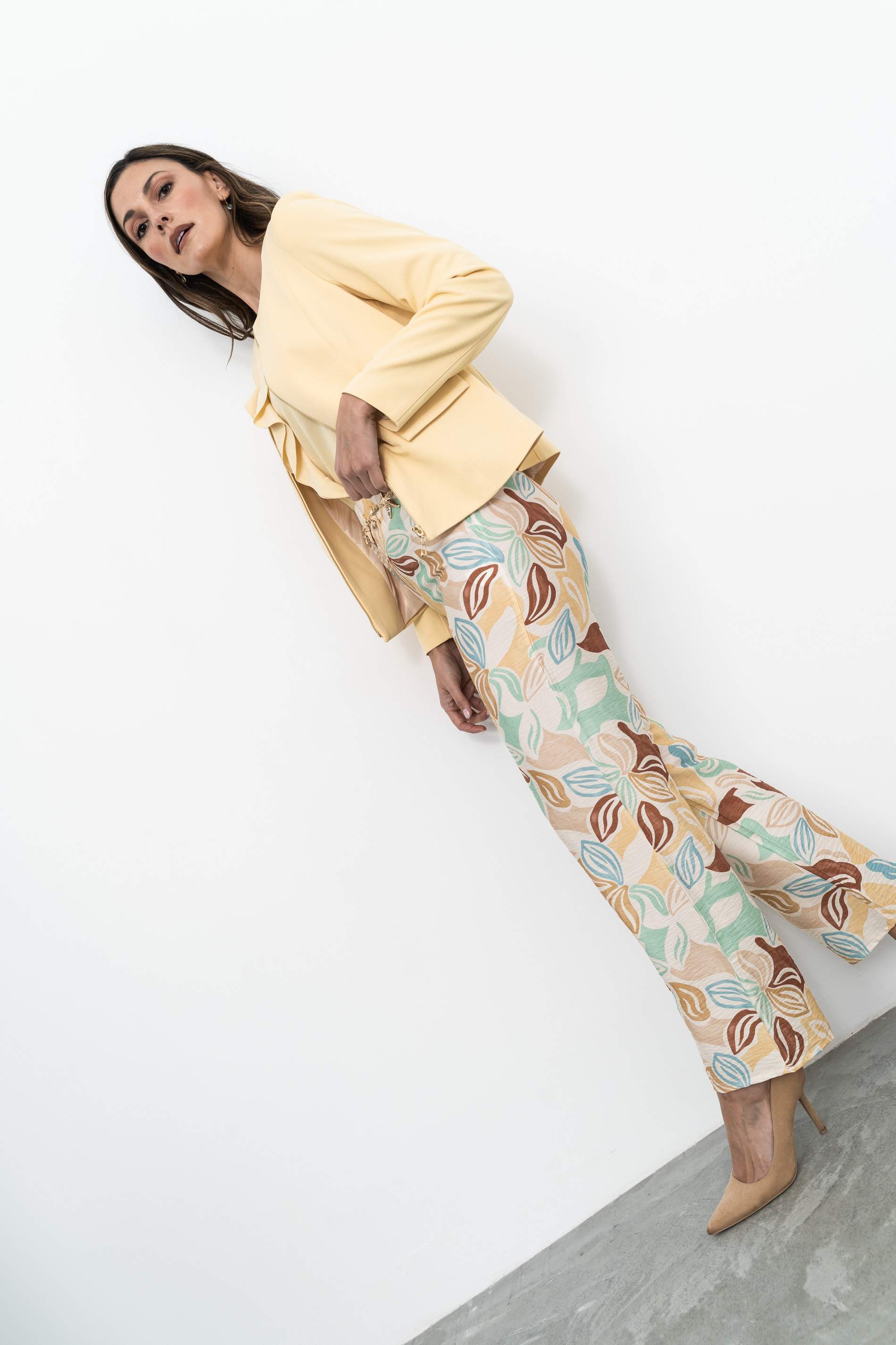 BLUSA VOLANTE CUELLO VAINILLA