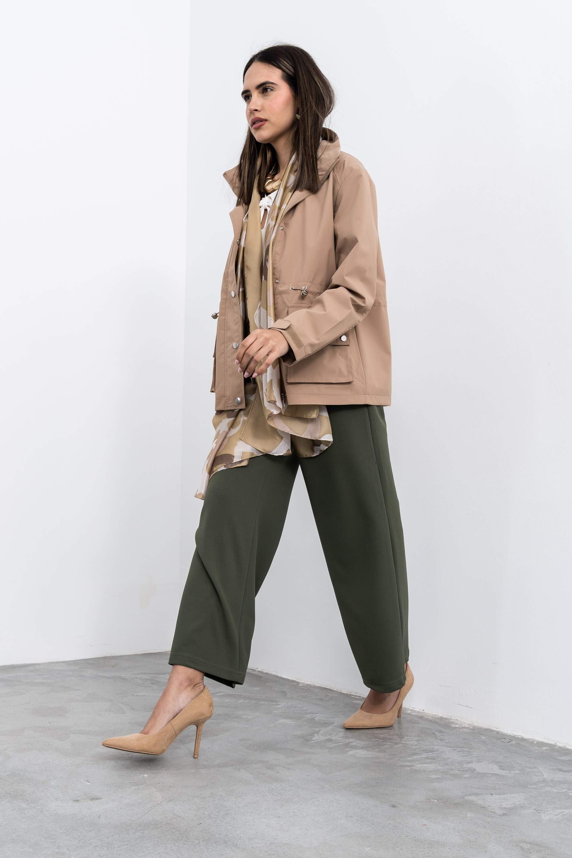 BLUSA DETALLE LAZO ESCOTE MARFIL