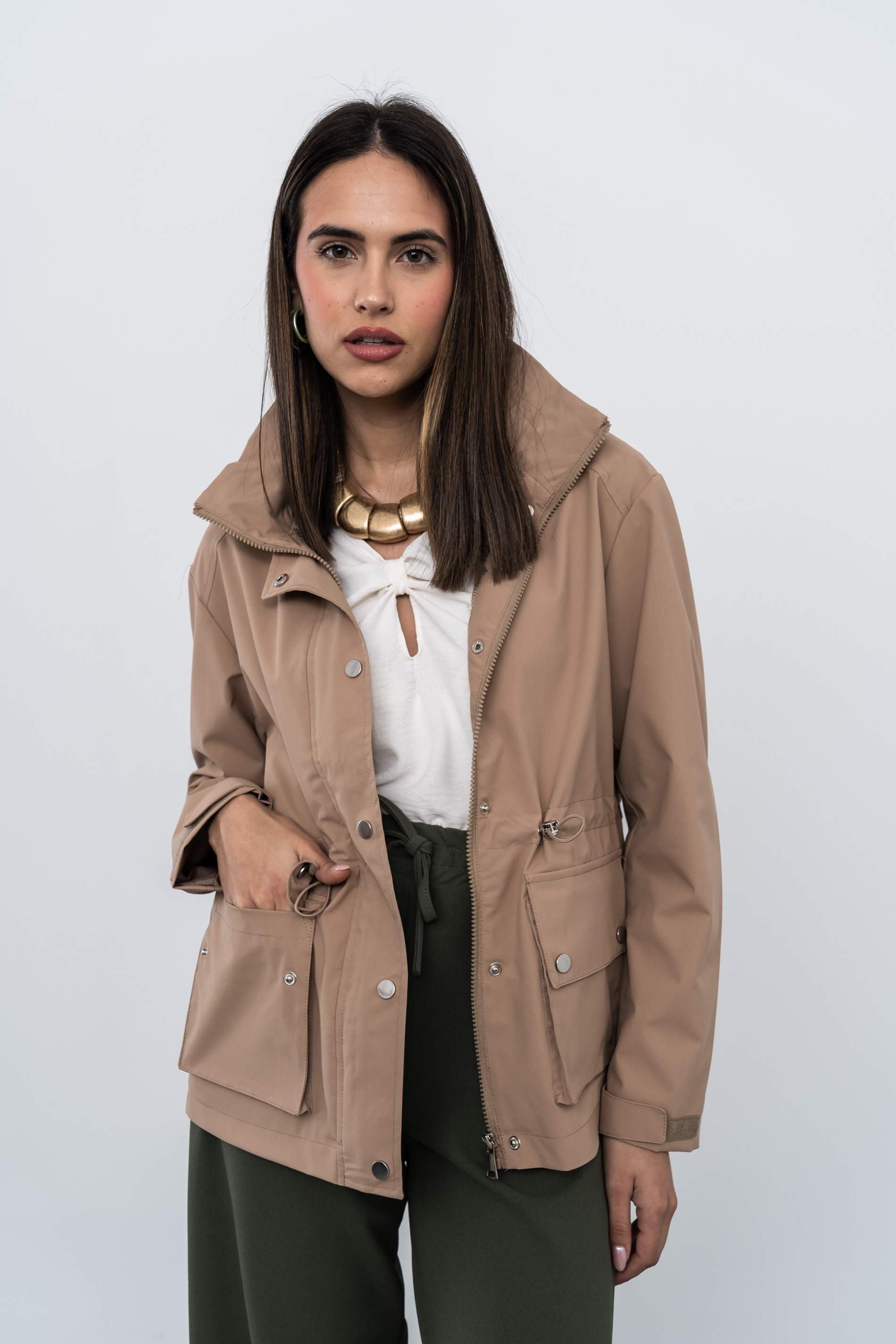 BLUSA DETALLE LAZO ESCOTE MARFIL