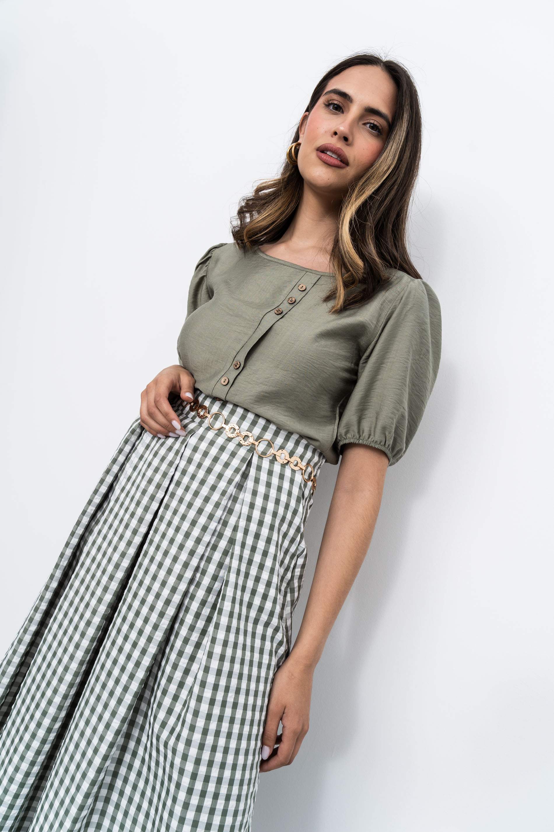 BLUSA EFECTO CRUZADO BOTONES KAKI