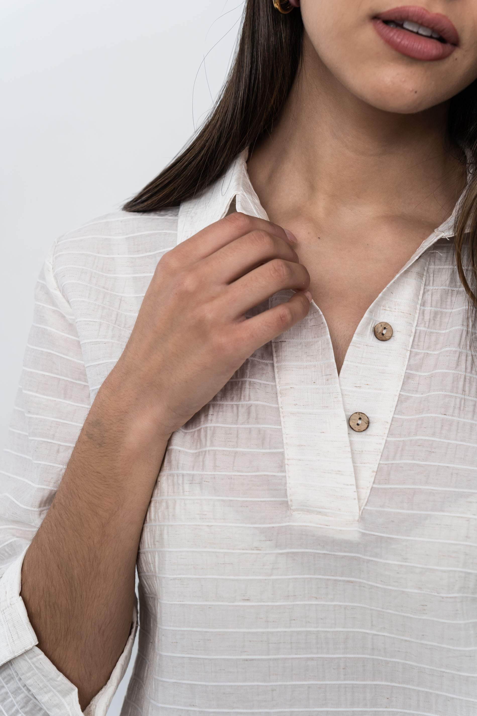 BLUSA CAMISERA TEJIDO RÚSTICO NATURAL