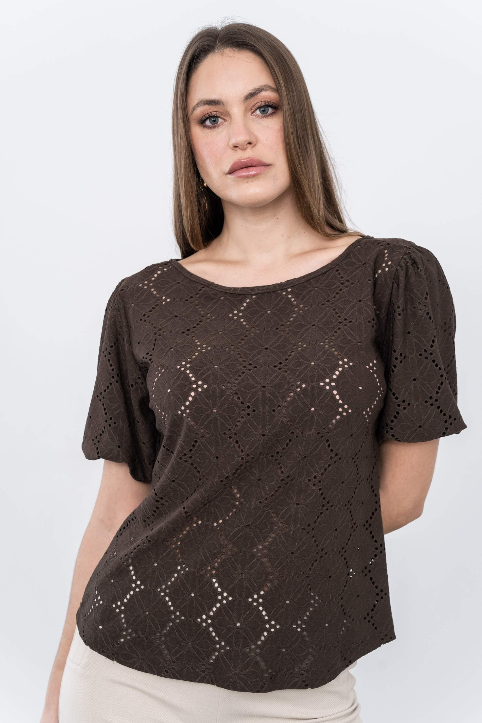 BLUSA TEJIDO PERFORADO CHOCOLATE