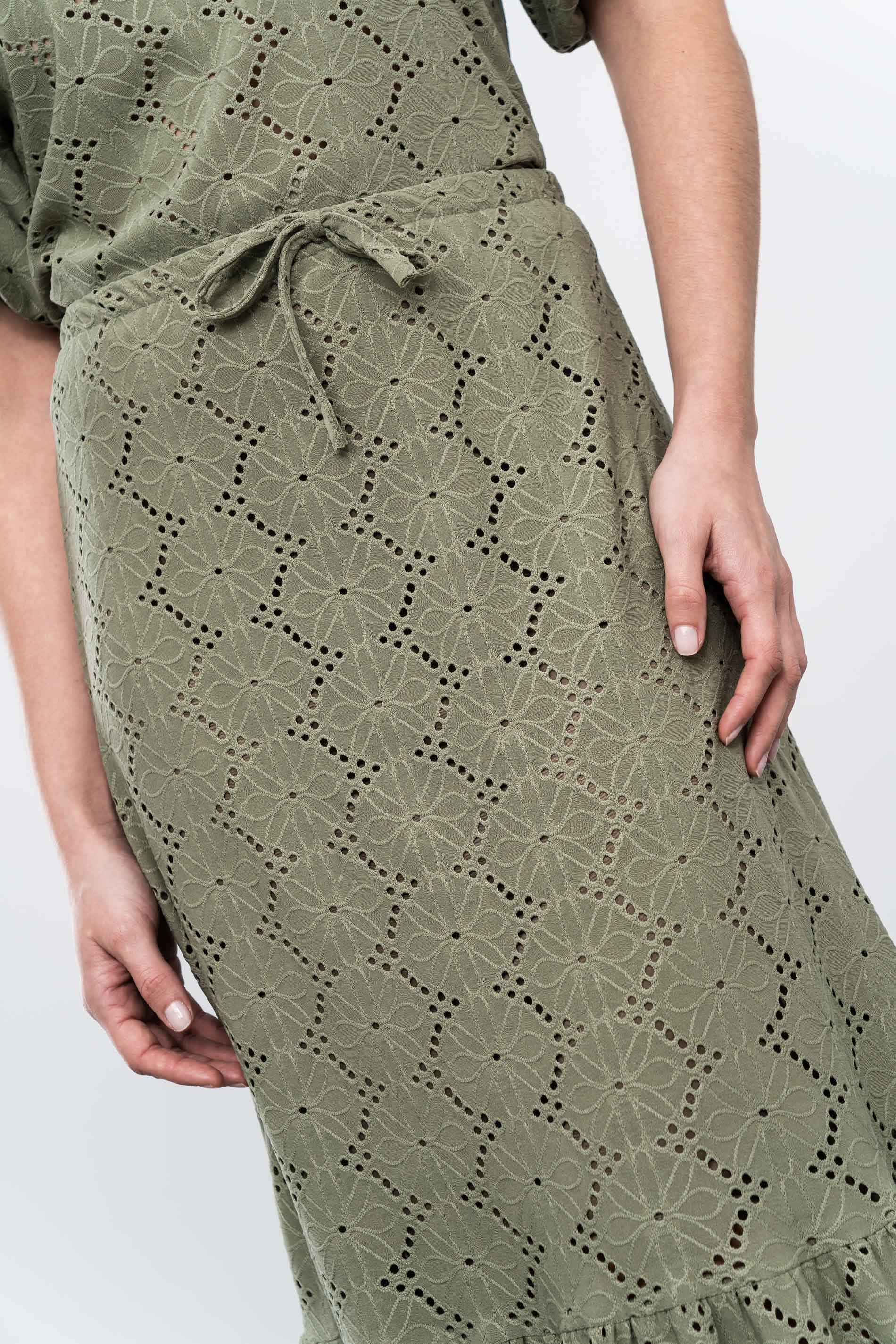 FALDA TEJIDO PERFORADO KAKI